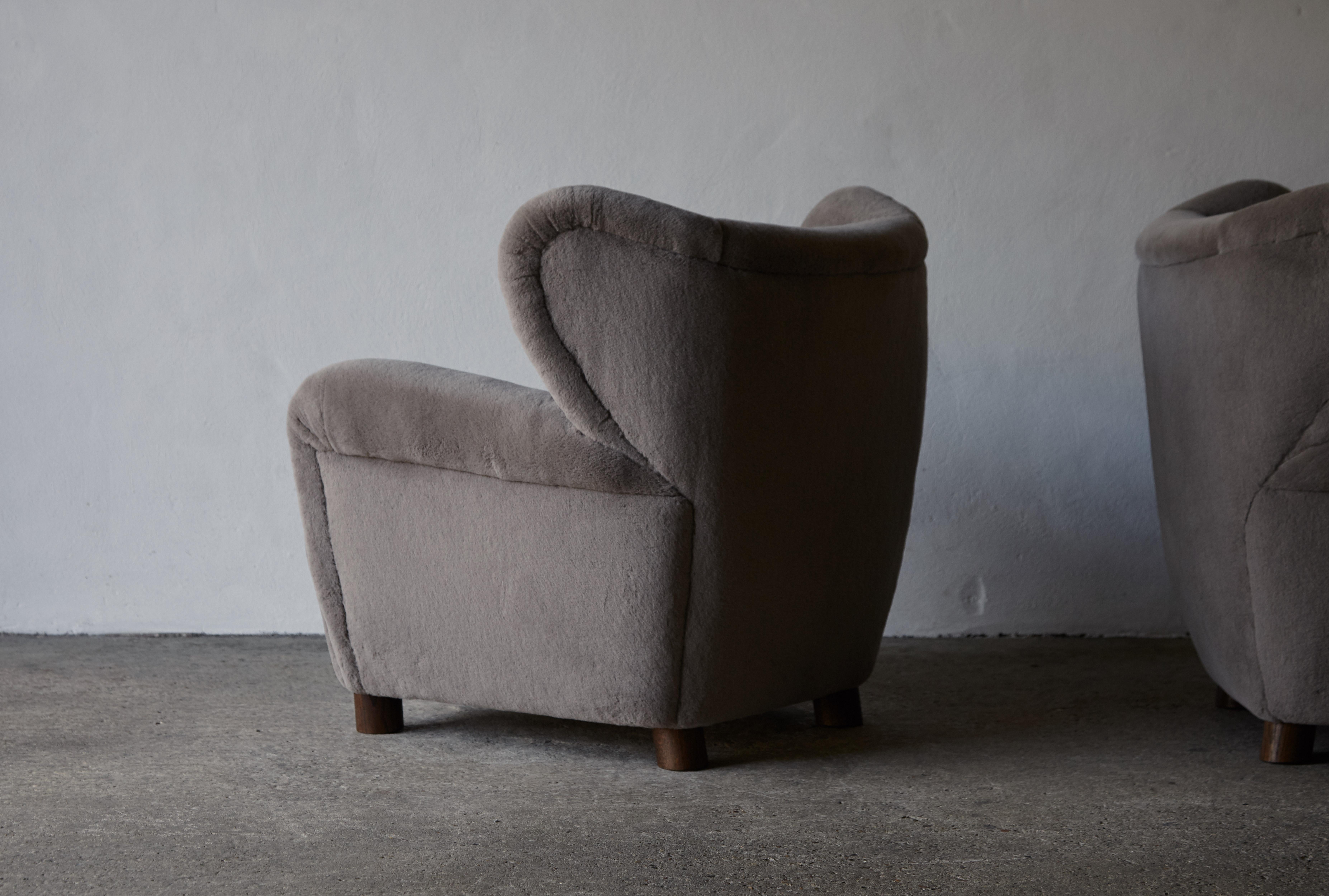 Superb Pair of Armchairs, Newly Upholstered in Pure Alpaca, Denmark, 1940s / 50s 11