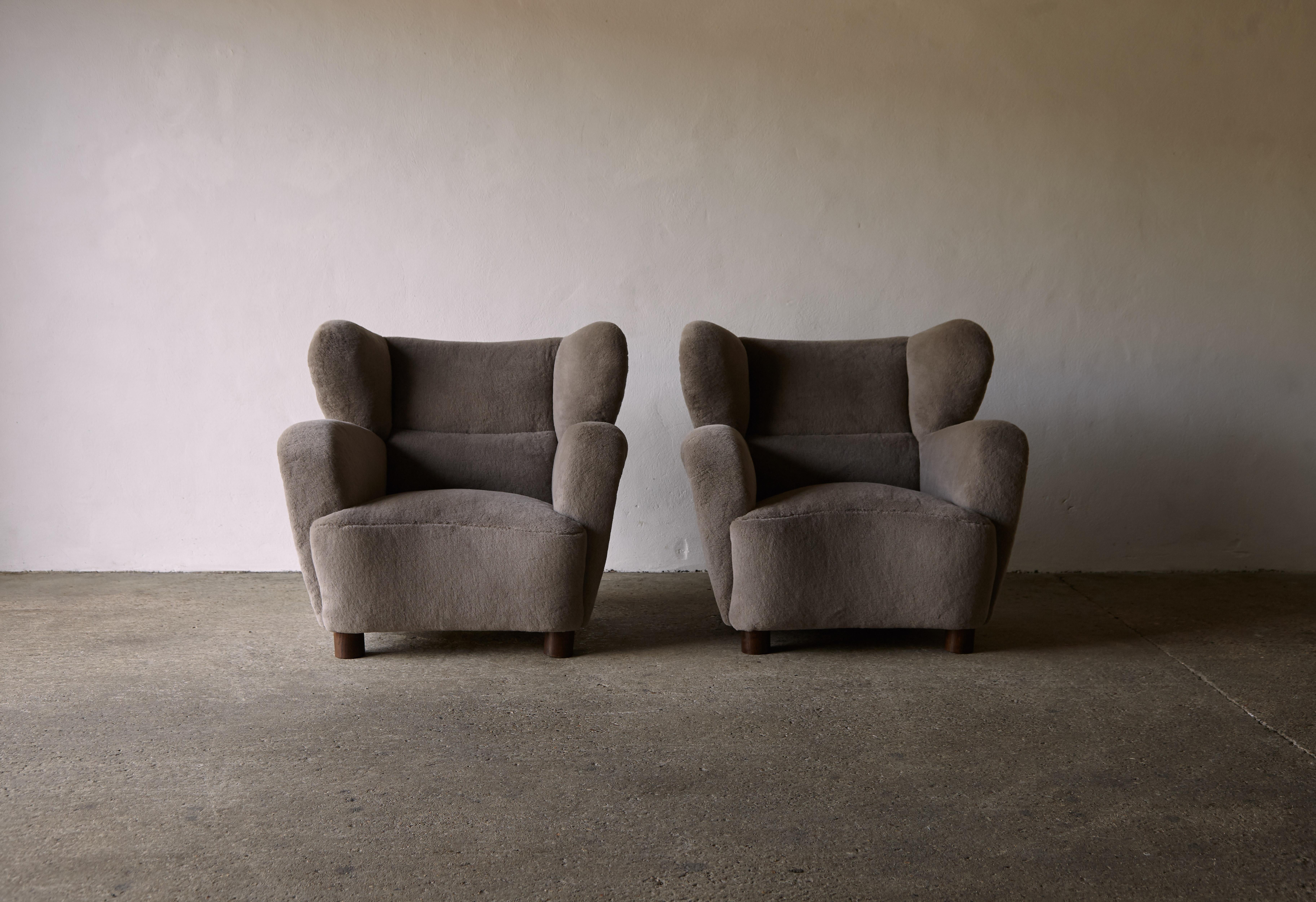 Mid-Century Modern Superb Pair of Armchairs, Newly Upholstered in Pure Alpaca, Denmark, 1940s / 50s