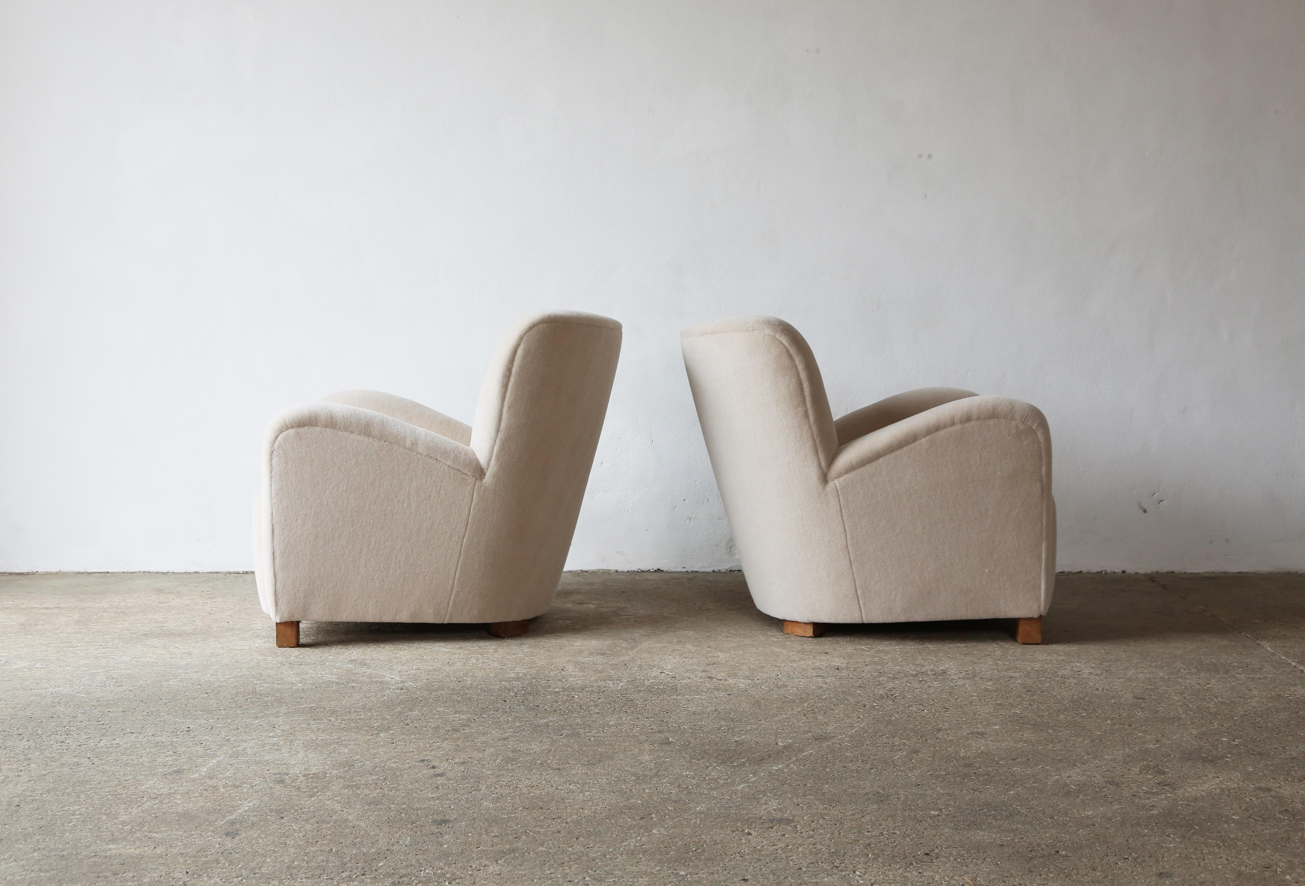 Superb Pair of Armchairs, Newly Upholstered in Pure Alpaca, Denmark, 1940s In Good Condition For Sale In London, GB