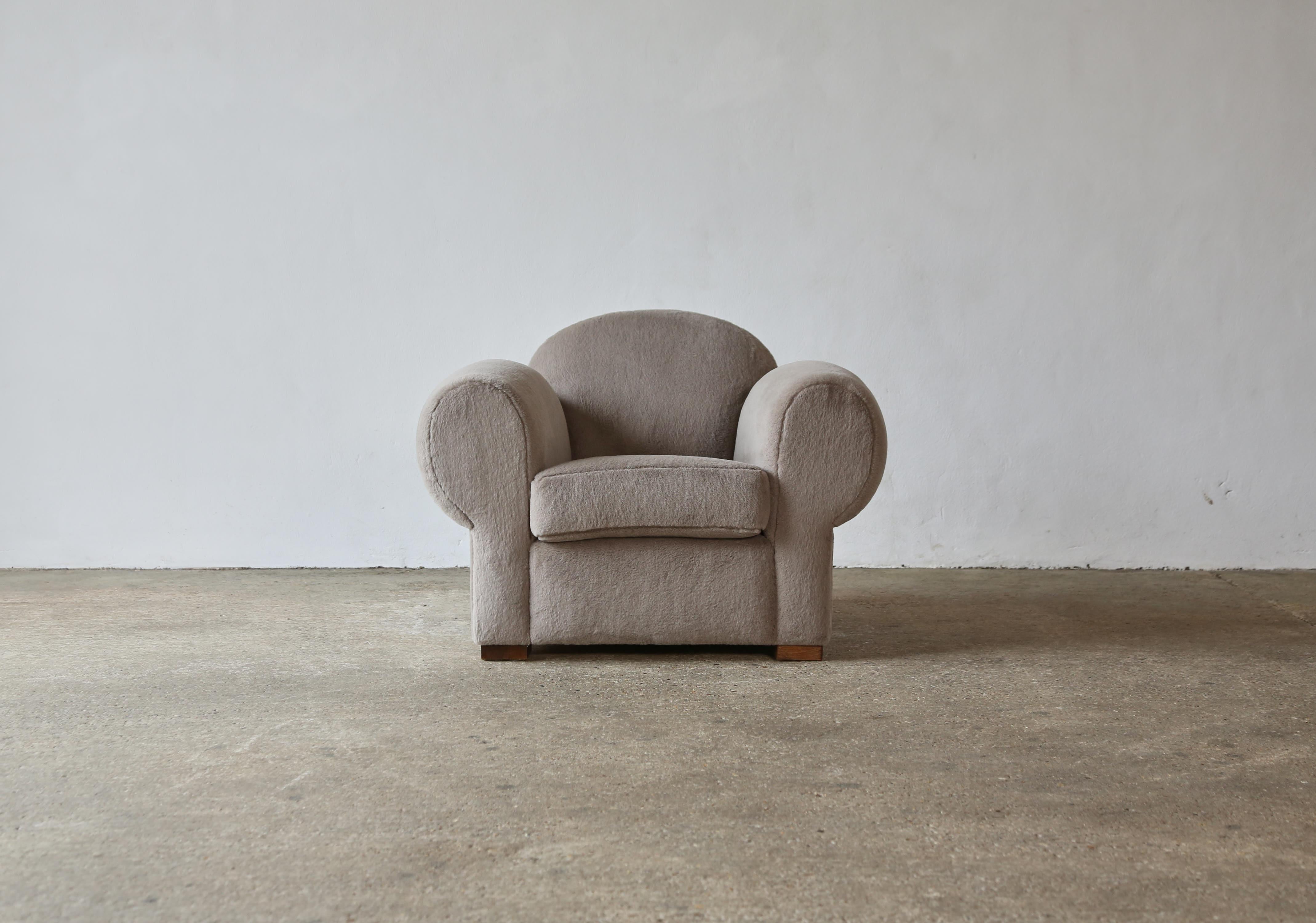 Superb Pair of Club Chairs, Upholstered in Pure Alpaca 7