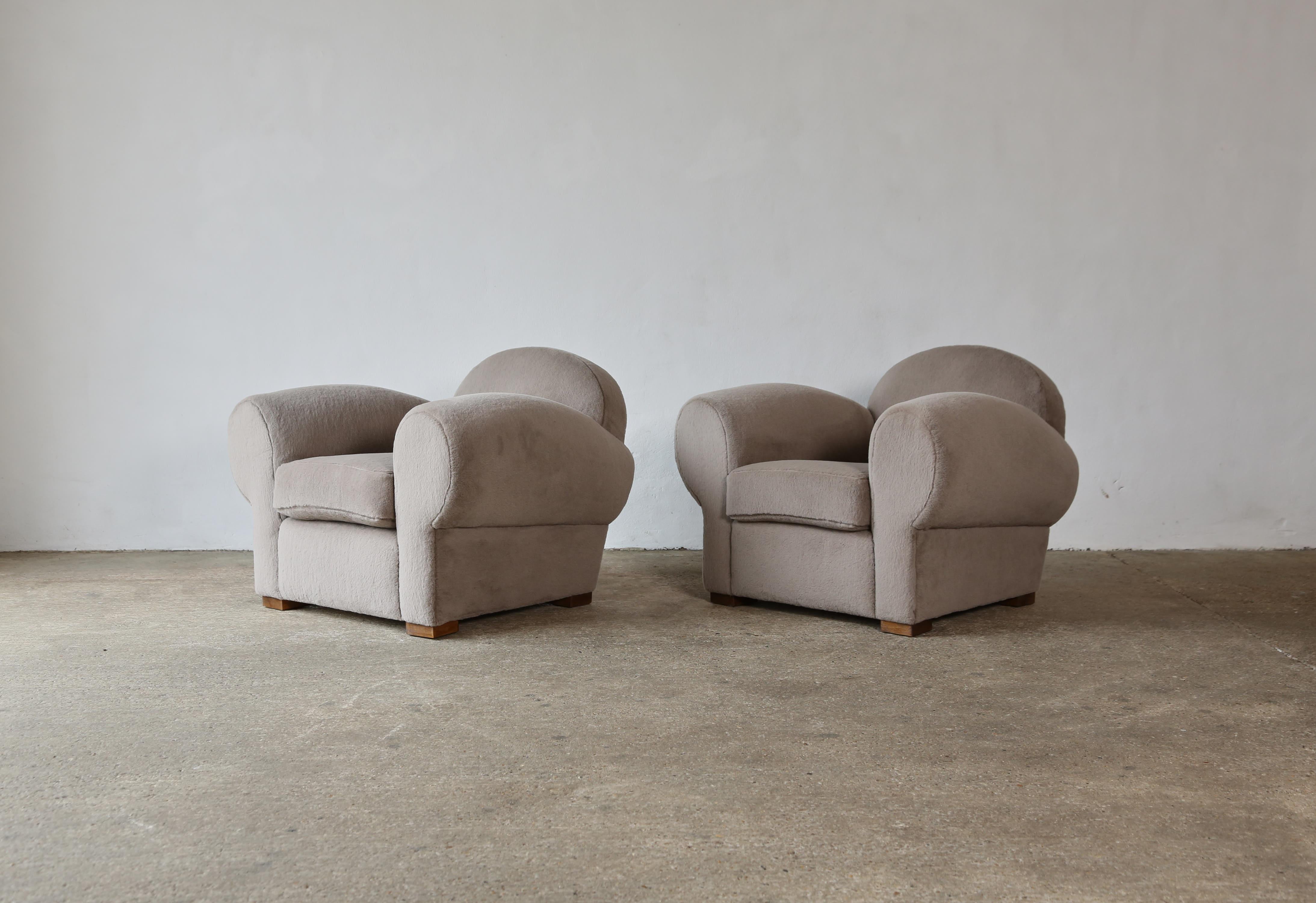 Art déco Superbe paire de fauteuils club, tapissés en pure alpaga en vente