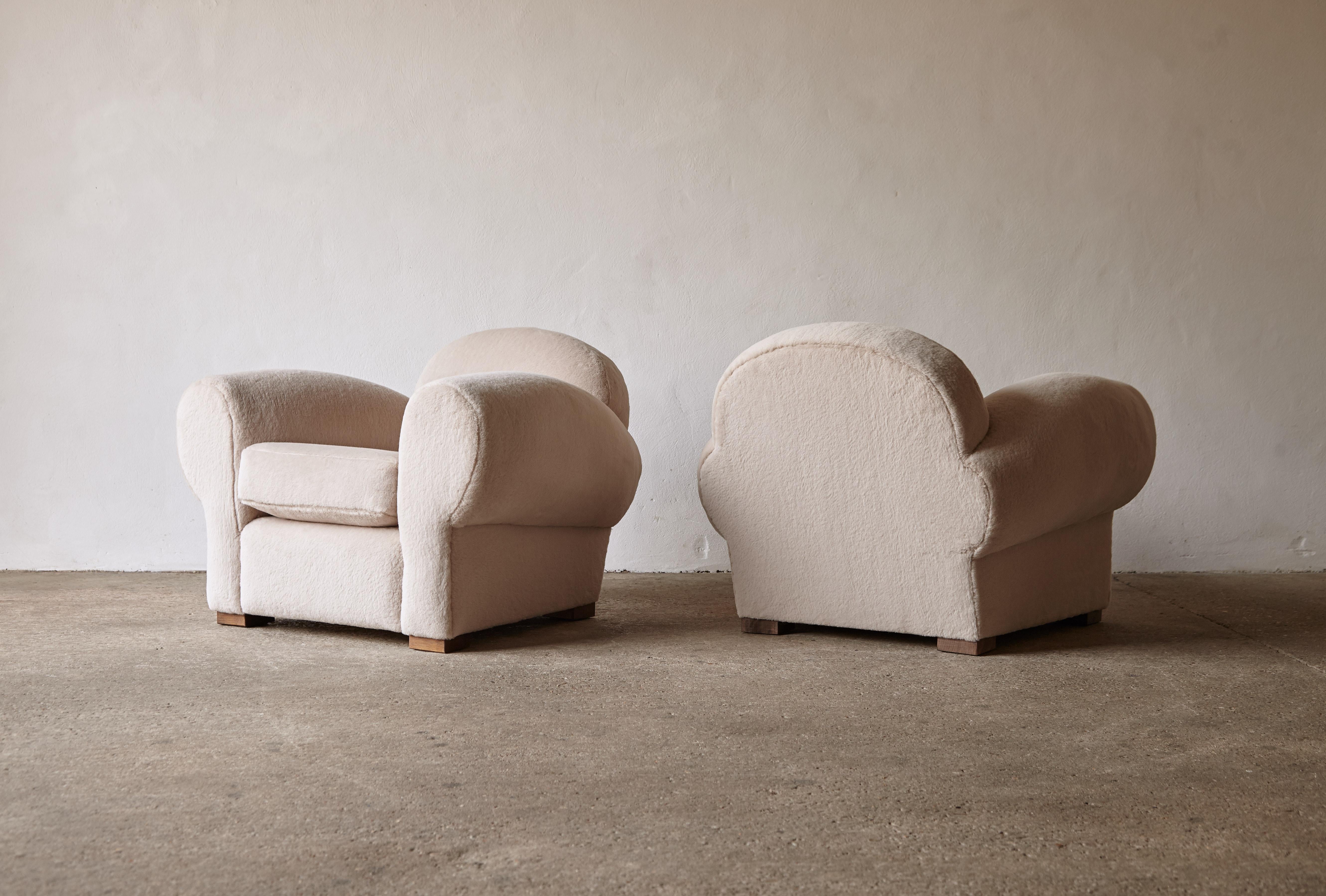 XXIe siècle et contemporain Superbe paire de fauteuils club, tapissés en pure alpaga en vente