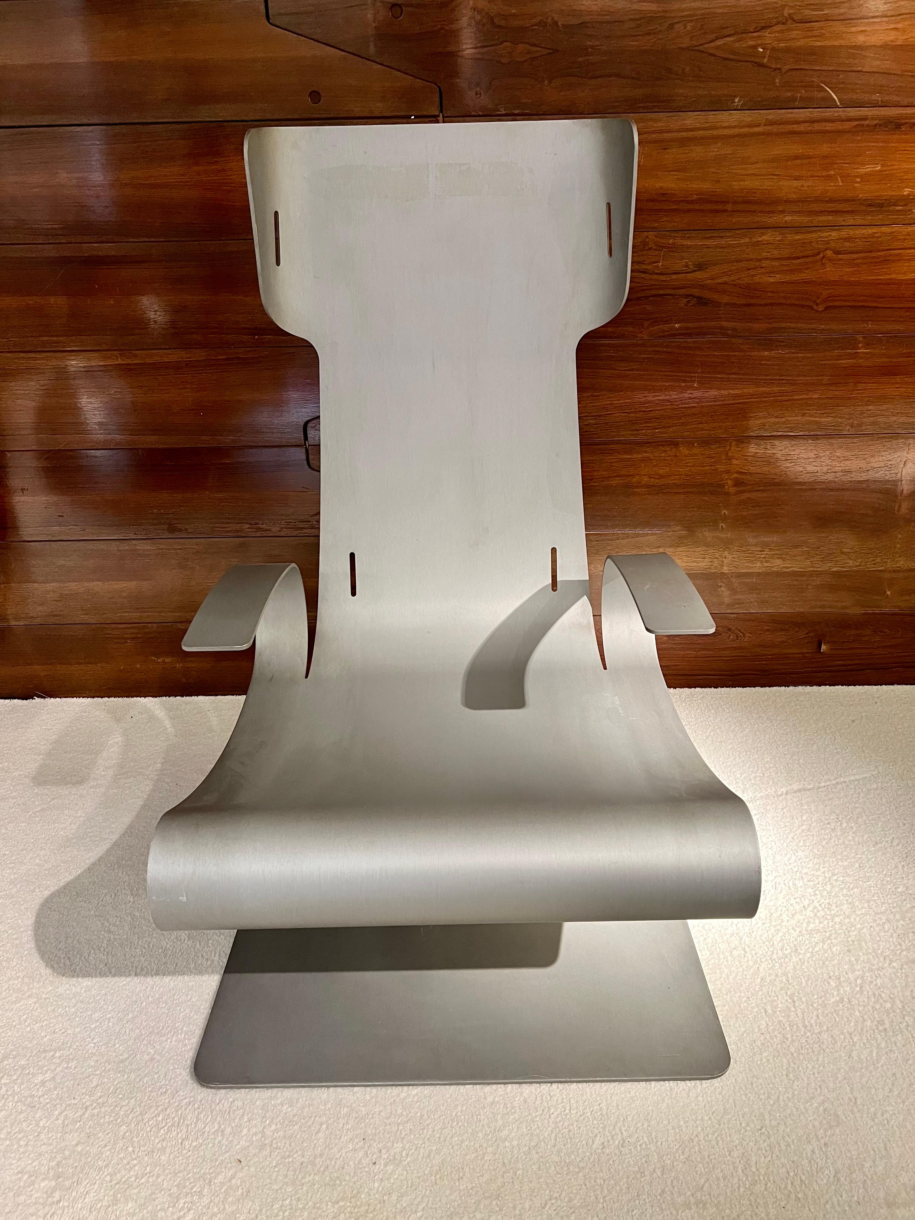 Aluminium Superbe paire de fauteuils « Cobra » de Walter & Moretti, France, années 1970 en vente