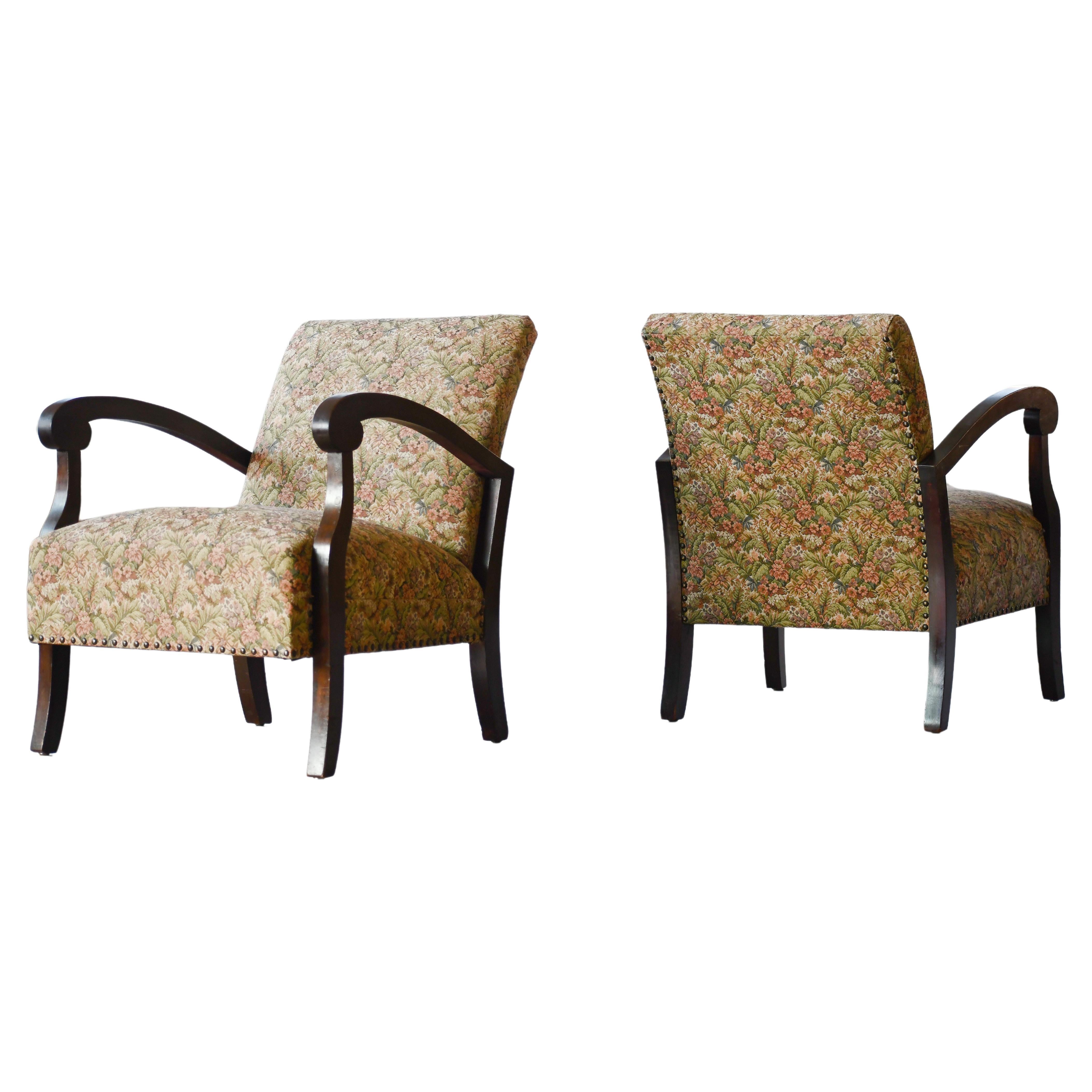 Superb pair of Danish late Art Deco Lounge Chairs with Birch Armrests 1930s