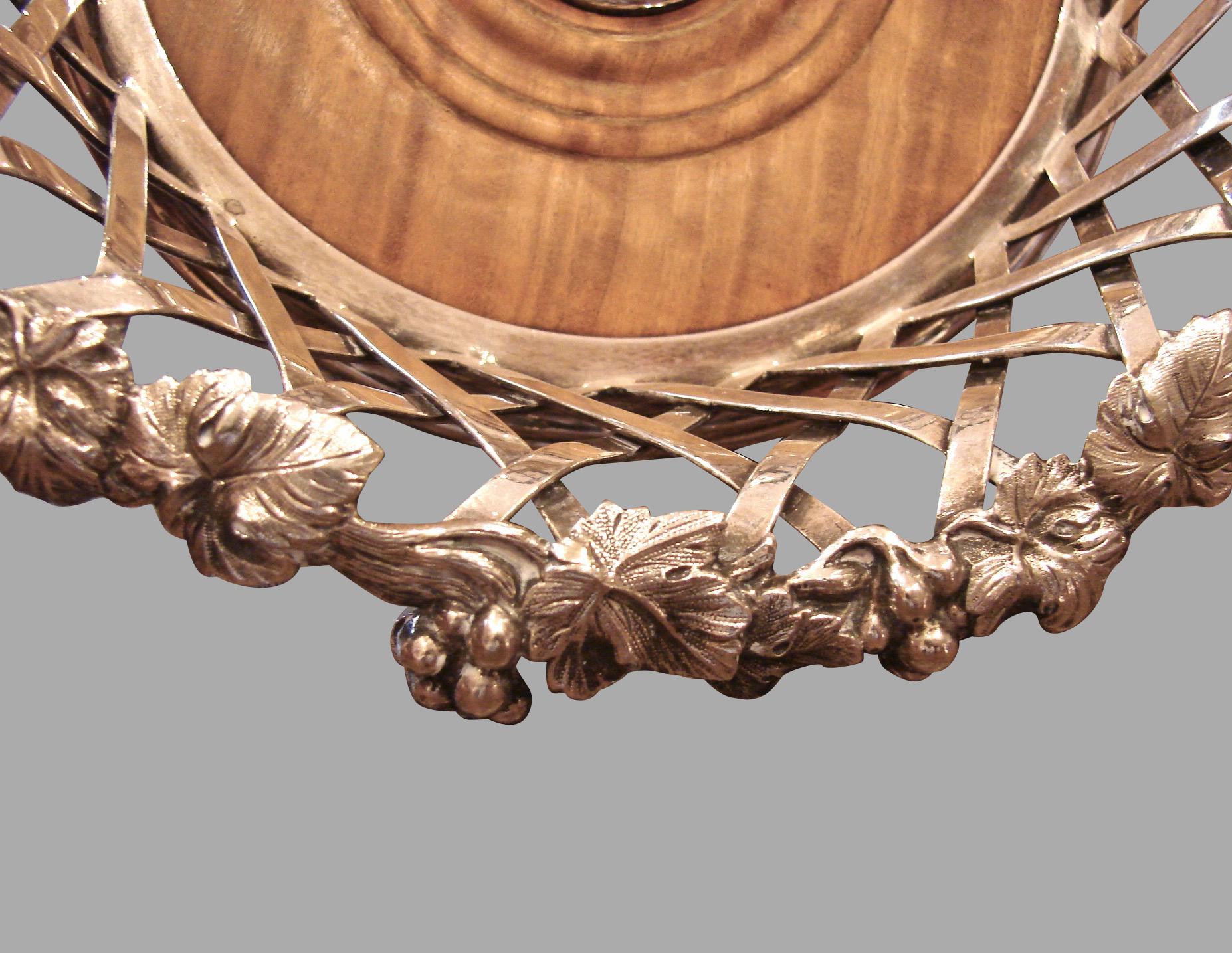 19th Century Superb Pair of Elkington & Company Silverplate and Walnut Decanter Coasters