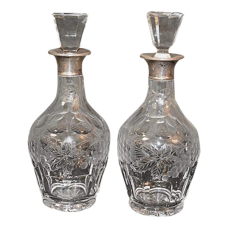 Superb Pair of English 19th Century Etched Glass Decanters For Sale
