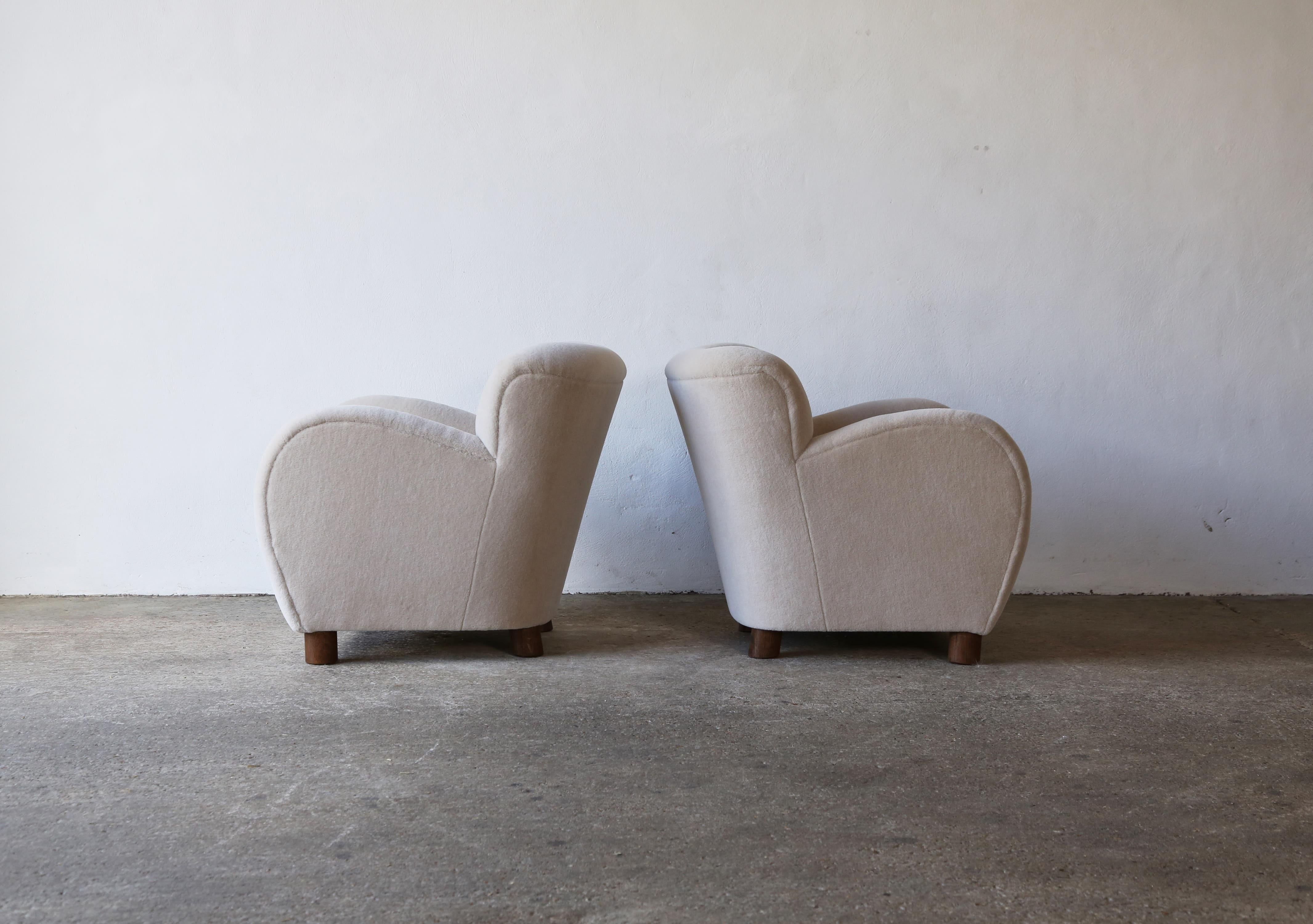 British Superb Pair of Lounge Chairs, Newly Upholstered in Pure Alpaca For Sale