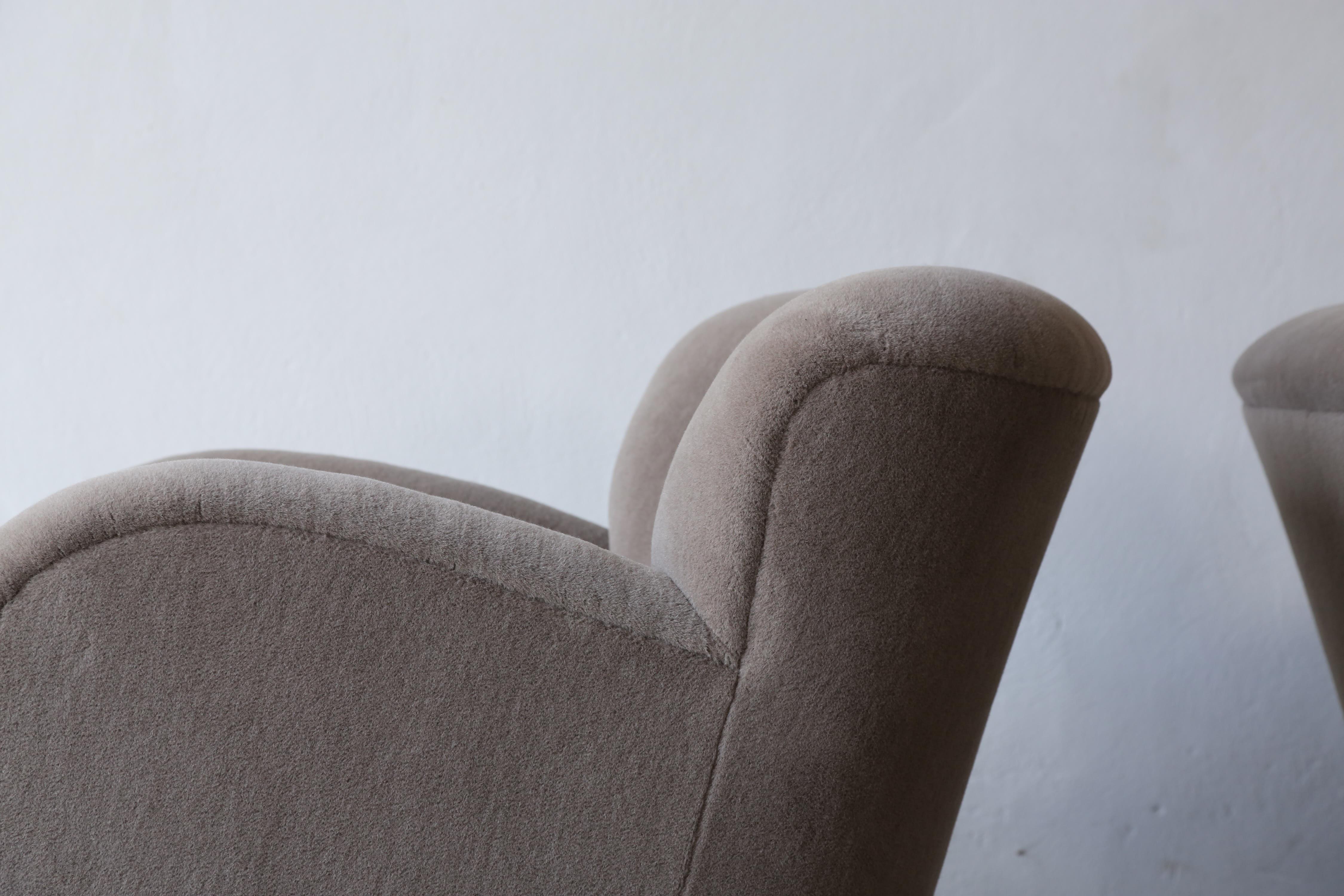 Contemporary Superb Pair of Lounge Chairs, Newly Upholstered in Pure Alpaca For Sale