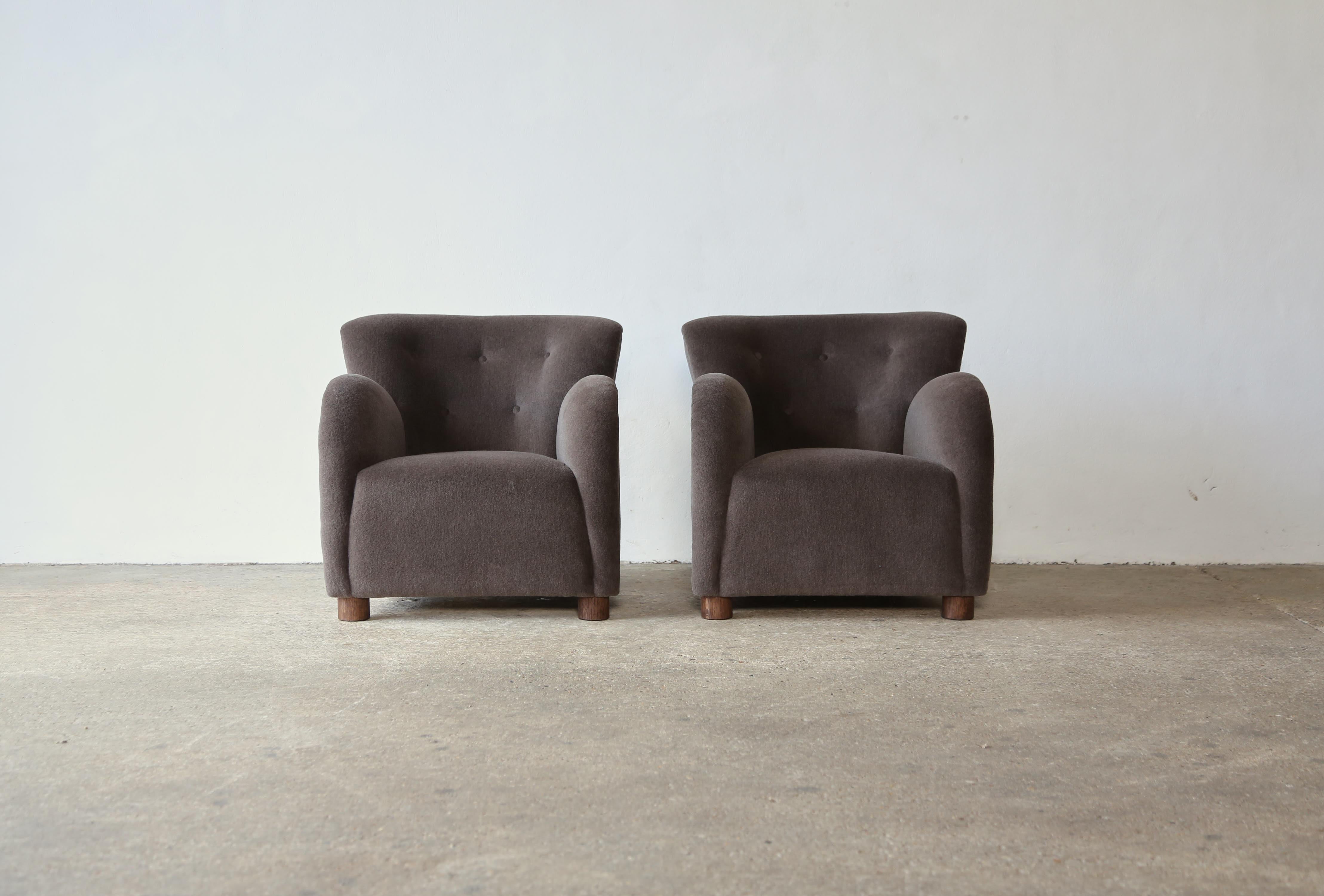 Superb Pair of Lounge Chairs, Upholstered in Pure Alpaca 5