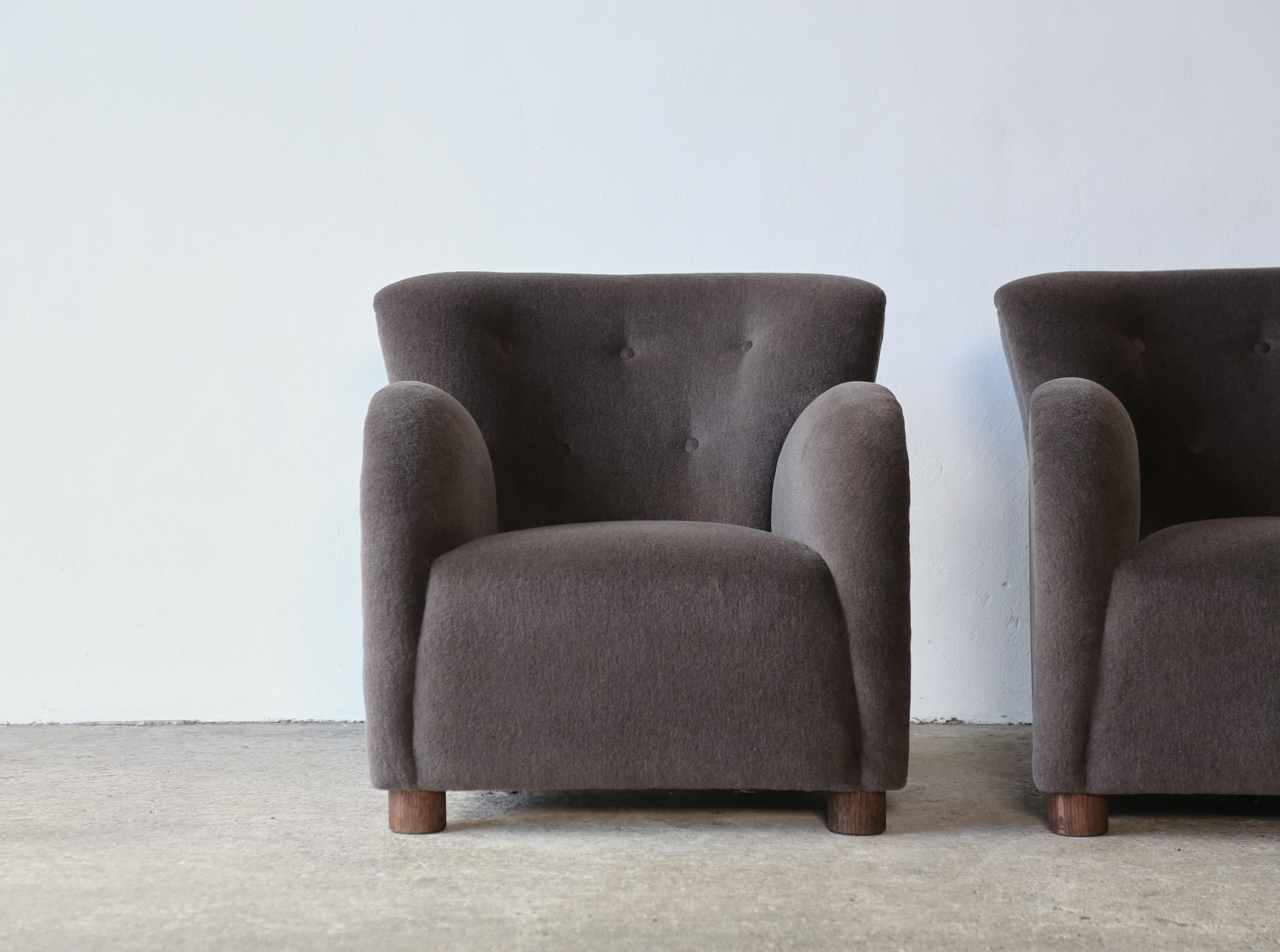 Superb Pair of Lounge Chairs, Upholstered in Pure Alpaca 6
