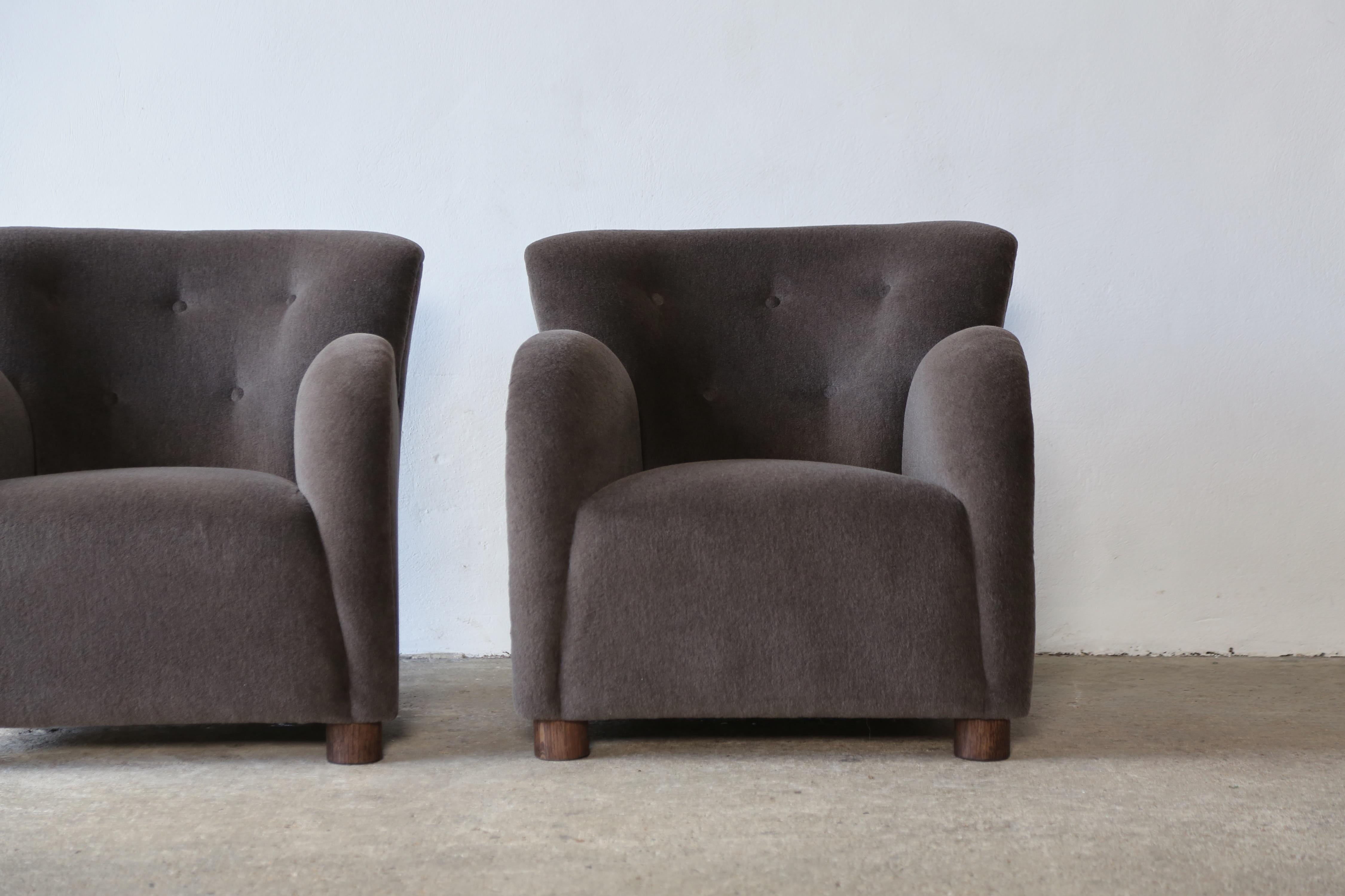 Superb Pair of Lounge Chairs, Upholstered in Pure Alpaca For Sale 7