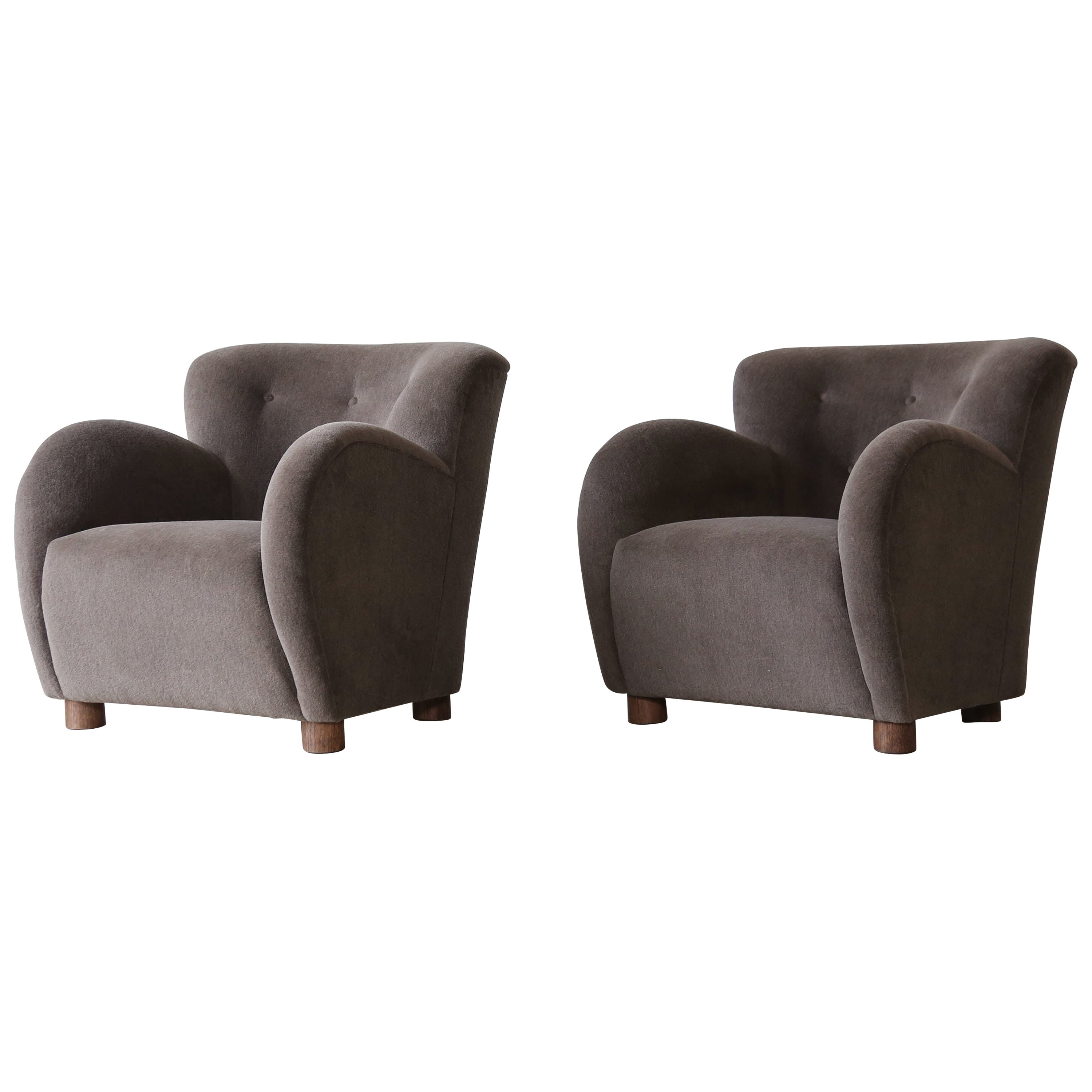 Superb Pair of Lounge Chairs, Upholstered in Pure Taupe Alpaca