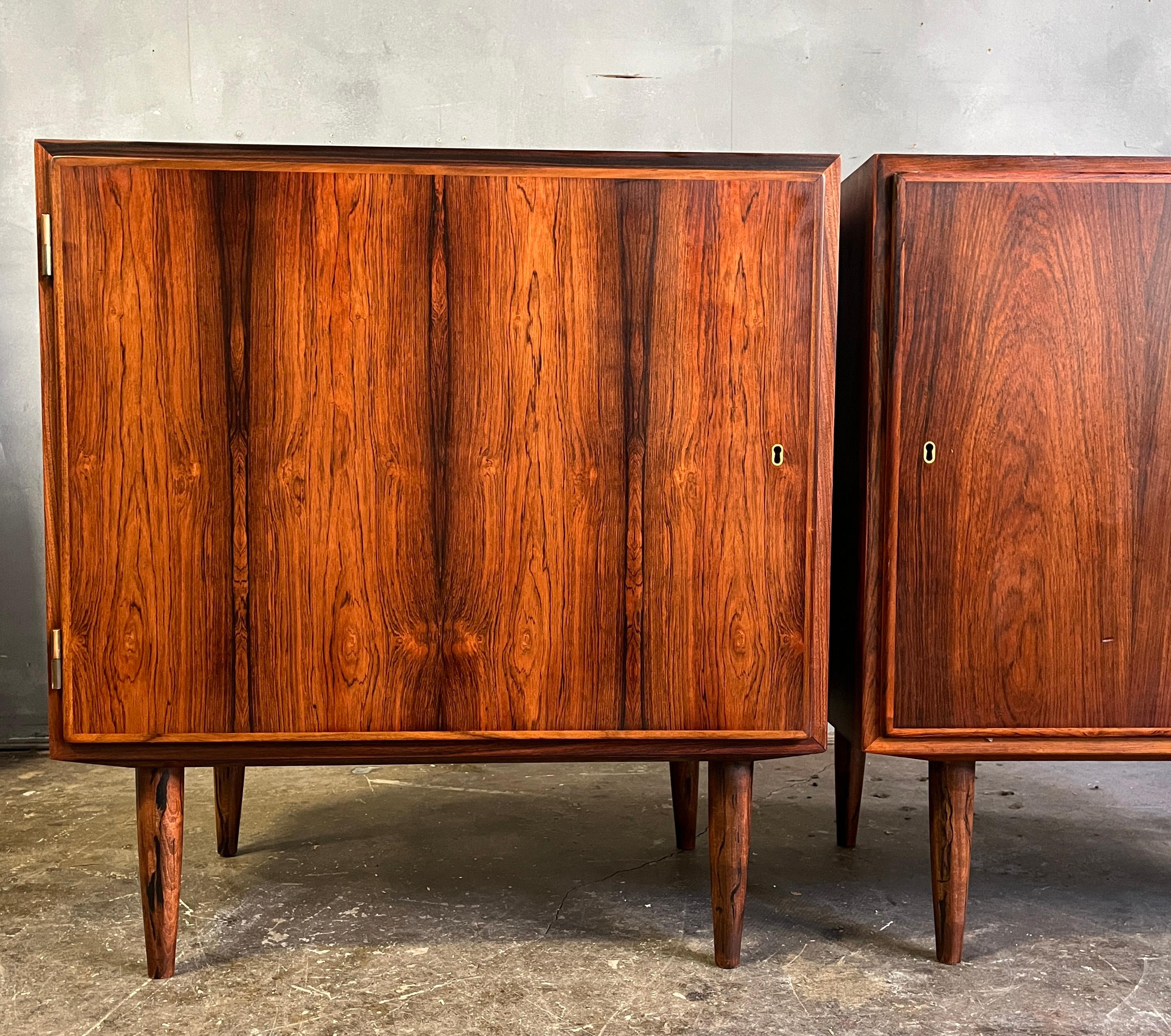 20th Century Superb Pair of Midcentury Cabinets in Rosewood  For Sale