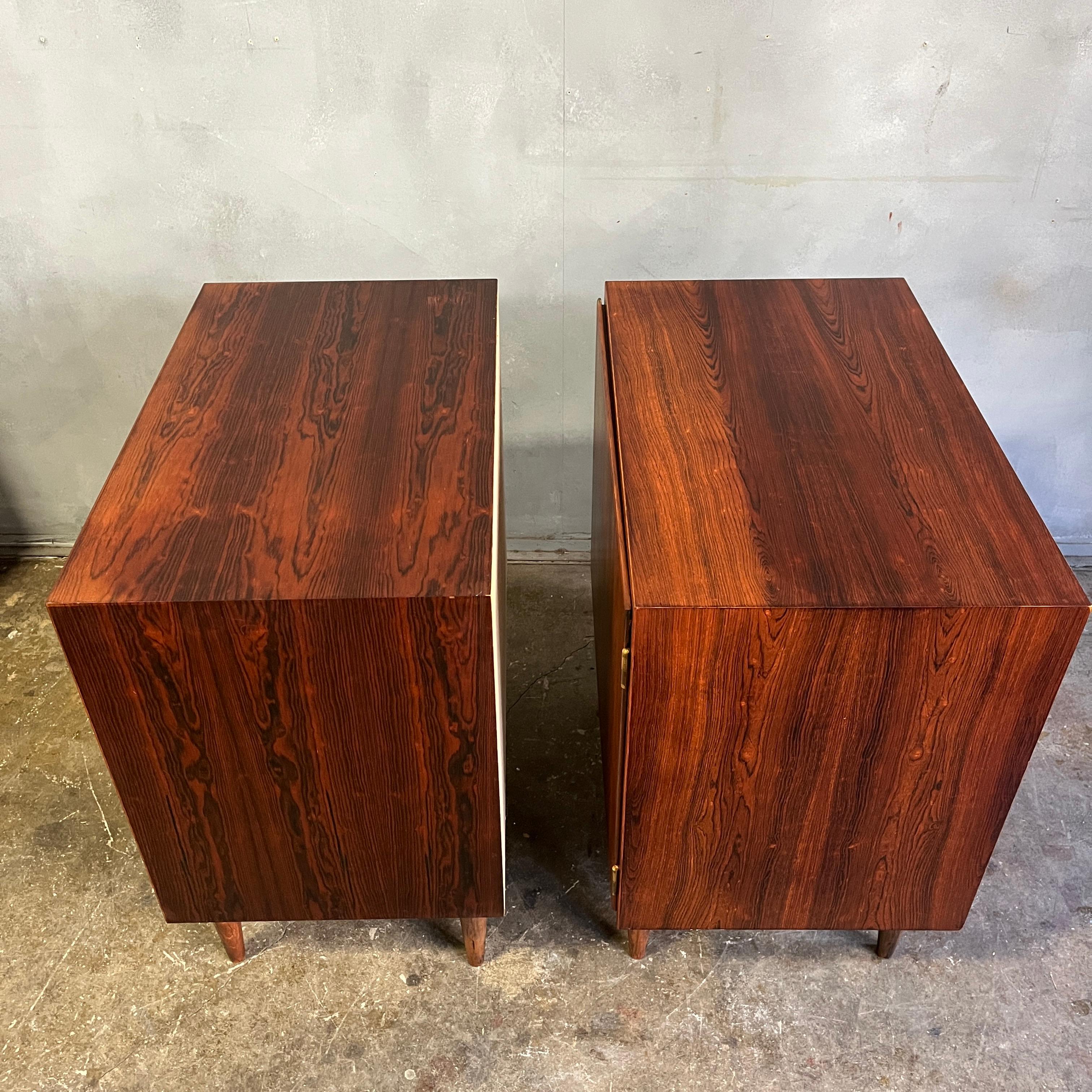 Superb Pair of Midcentury Cabinets in Rosewood  For Sale 1