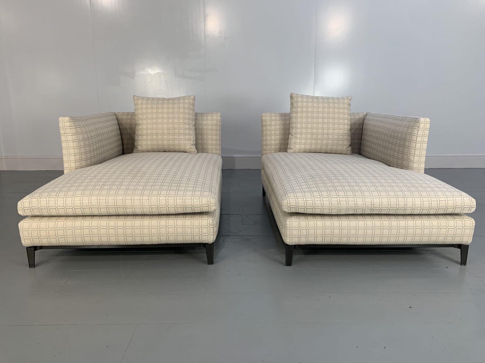 Superbe paire de chaises longues Minotti Andersen en tissu de lin géométrique Bon état - En vente à Barrowford, GB