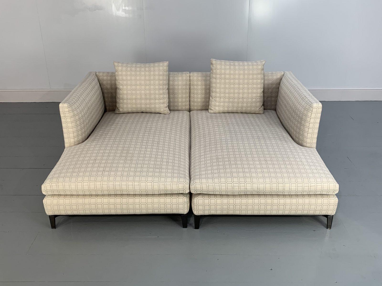Italian Superb Pair of Minotti “Andersen” Chaise Sofas Daybed in Geometric Linen Fabric For Sale