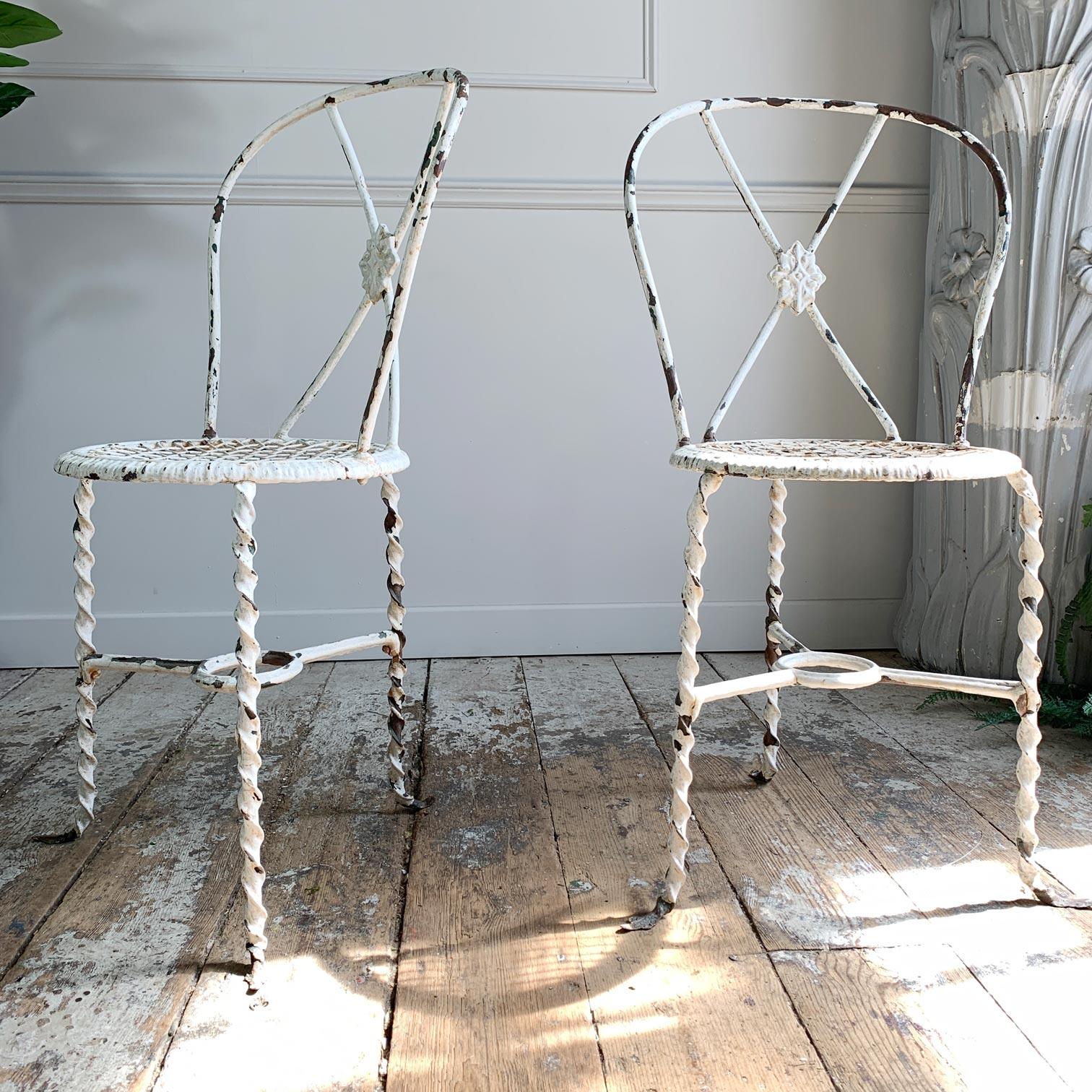 Early 19th Century White Tri-Legged Regency Wrought Iron Chairs For Sale