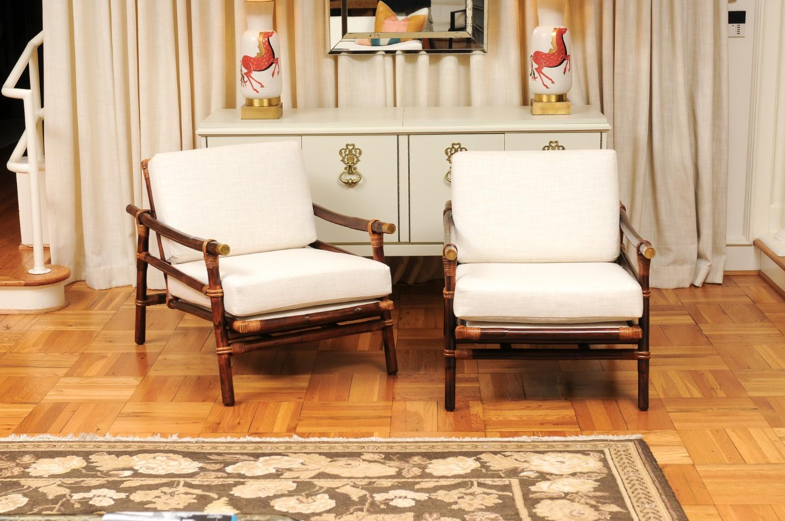 Organique Superbe paire de fauteuils de salon en rotin, canne et laiton de John Wisner pour Ficks Reed en vente