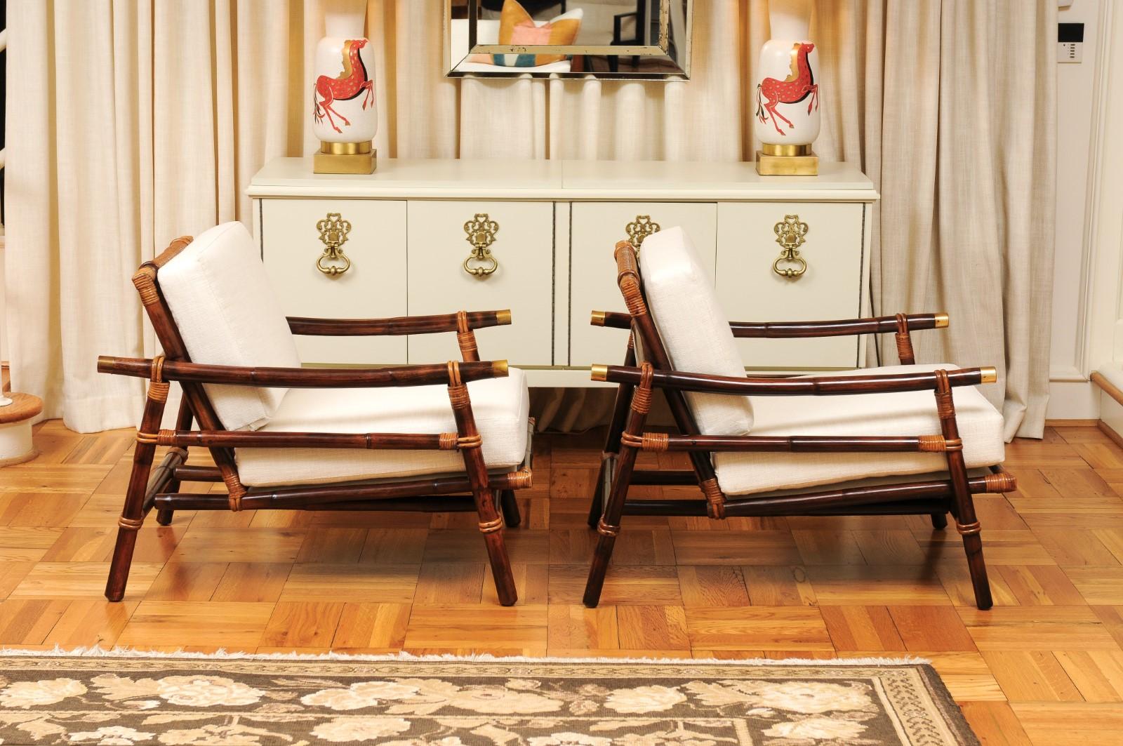 Superbe paire de fauteuils de salon en rotin, canne et laiton de John Wisner pour Ficks Reed en vente 1