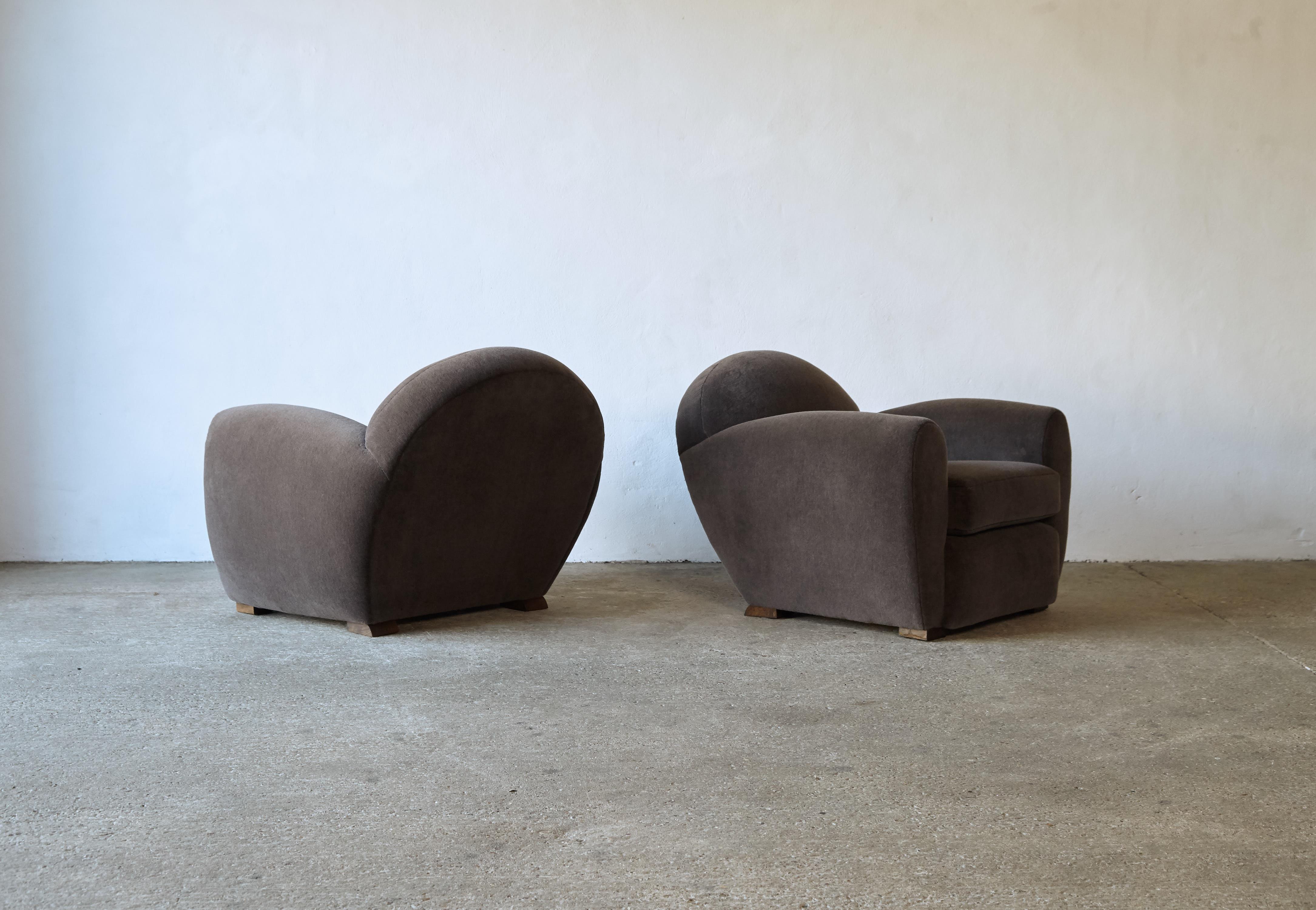 Superb Pair of Round Club Chairs, Upholstered in Pure Alpaca 4