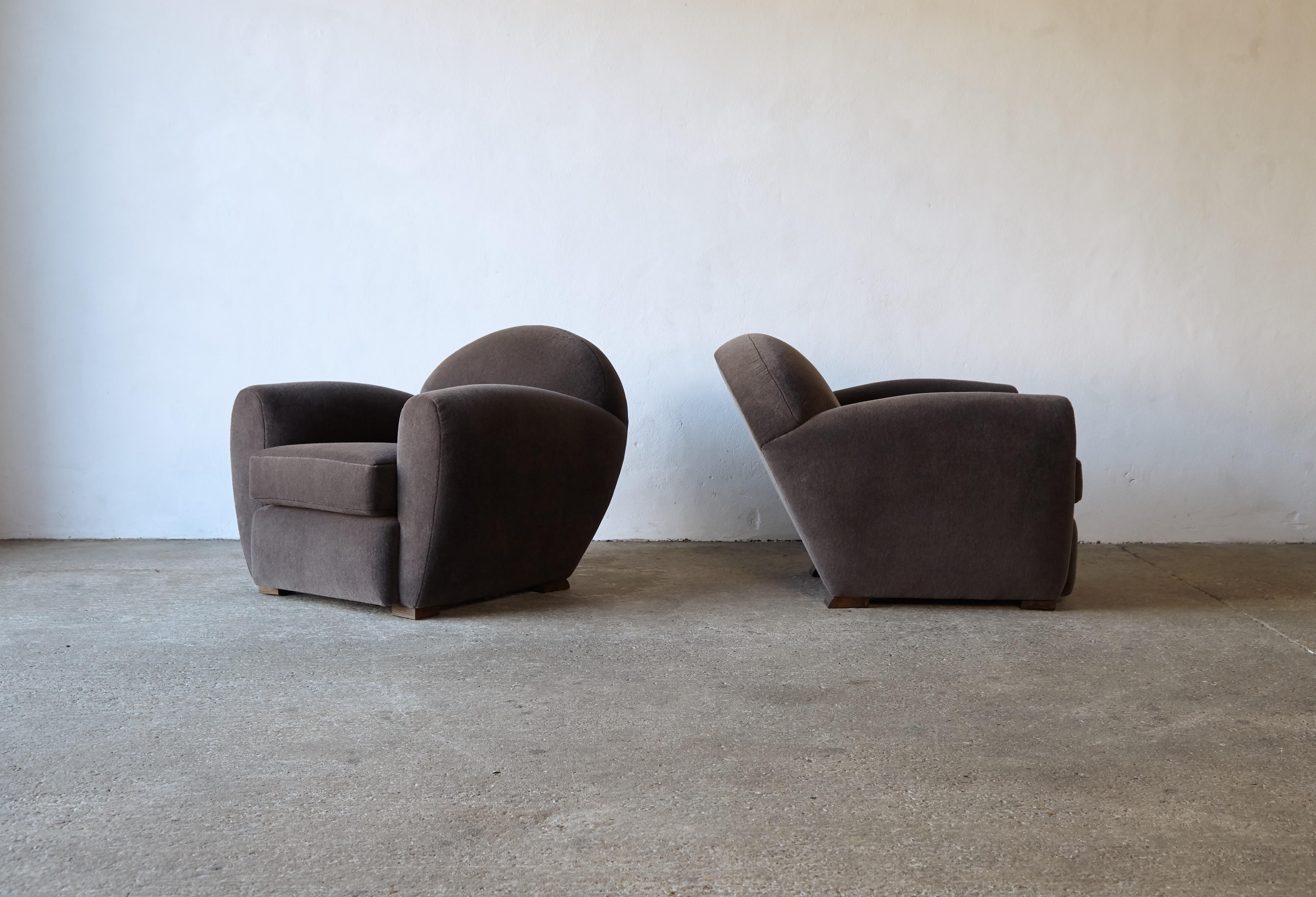 Superb Pair of Round Club Chairs, Upholstered in Pure Alpaca 6