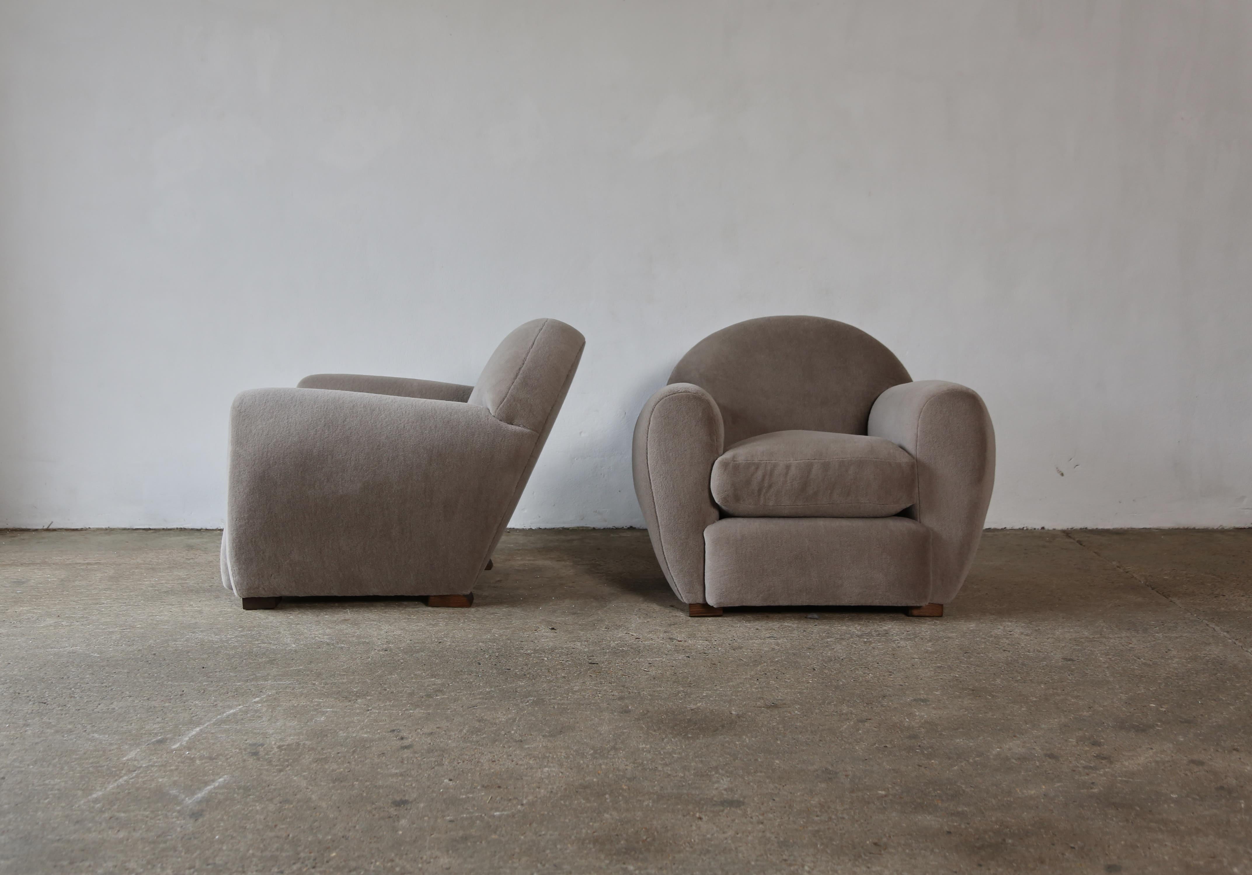 Superb Pair of Round Club Chairs, Upholstered in Pure Alpaca 6