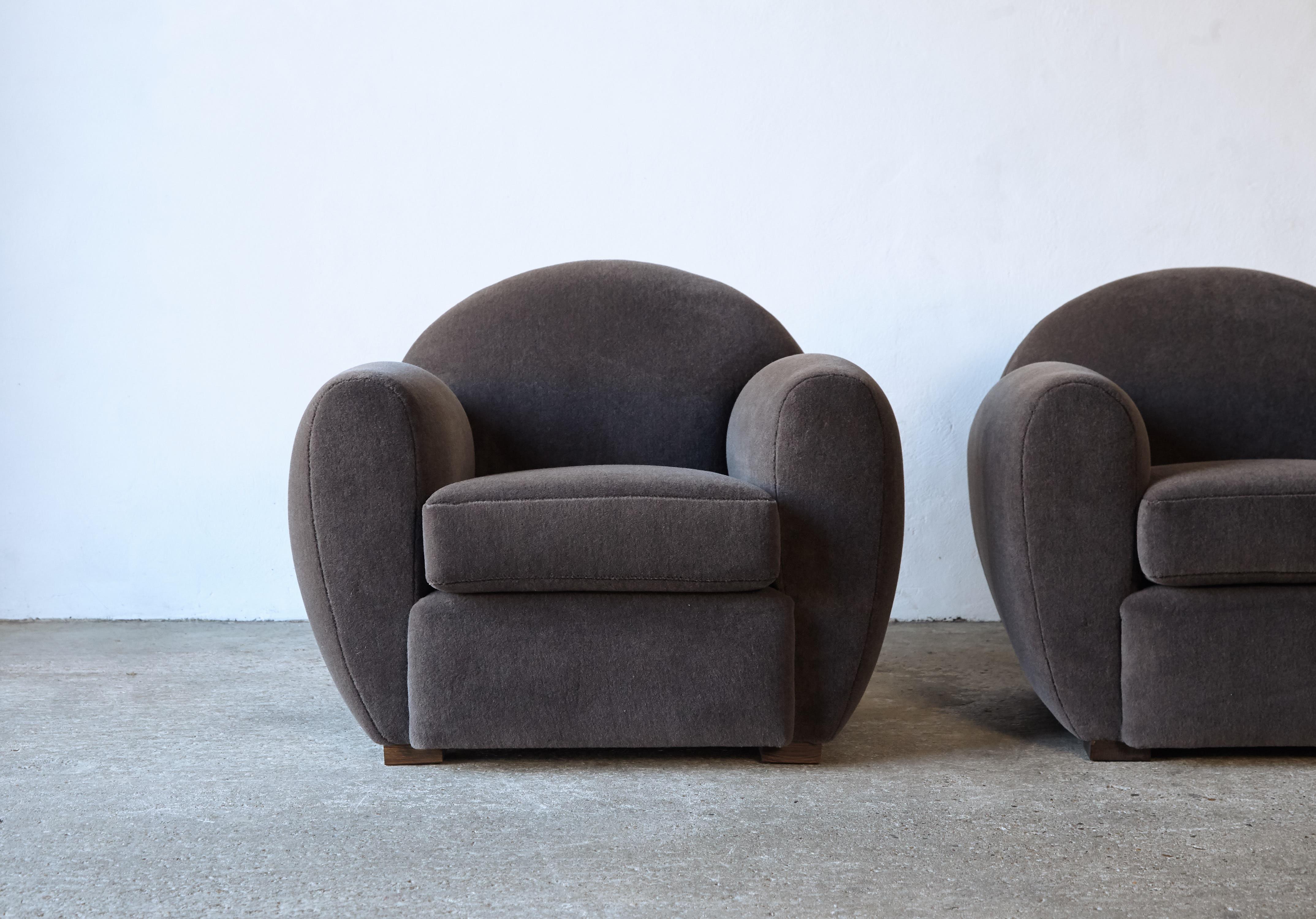 Contemporary Superb Pair of Round Club Chairs, Upholstered in Pure Alpaca