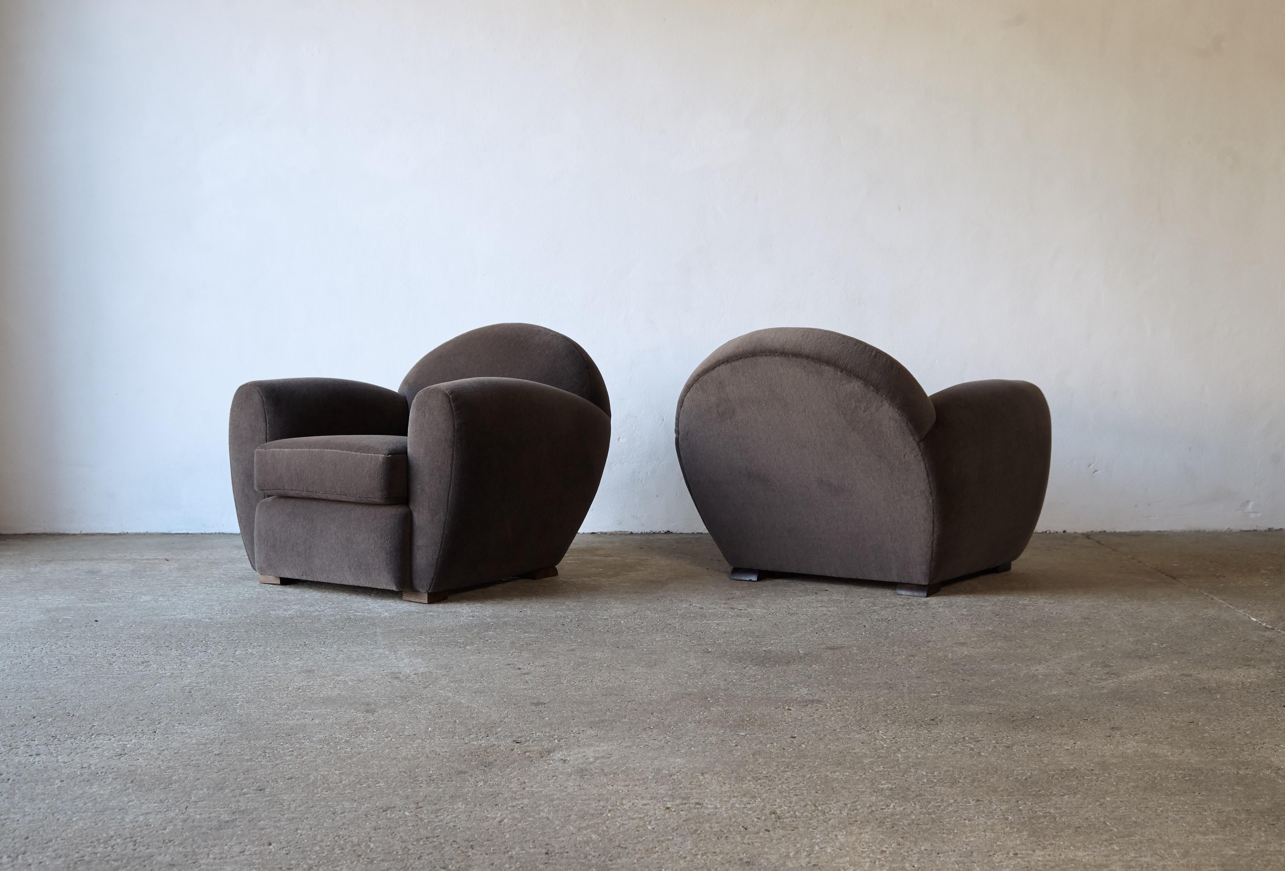 Superb Pair of Round Club Chairs, Upholstered in Pure Alpaca 2