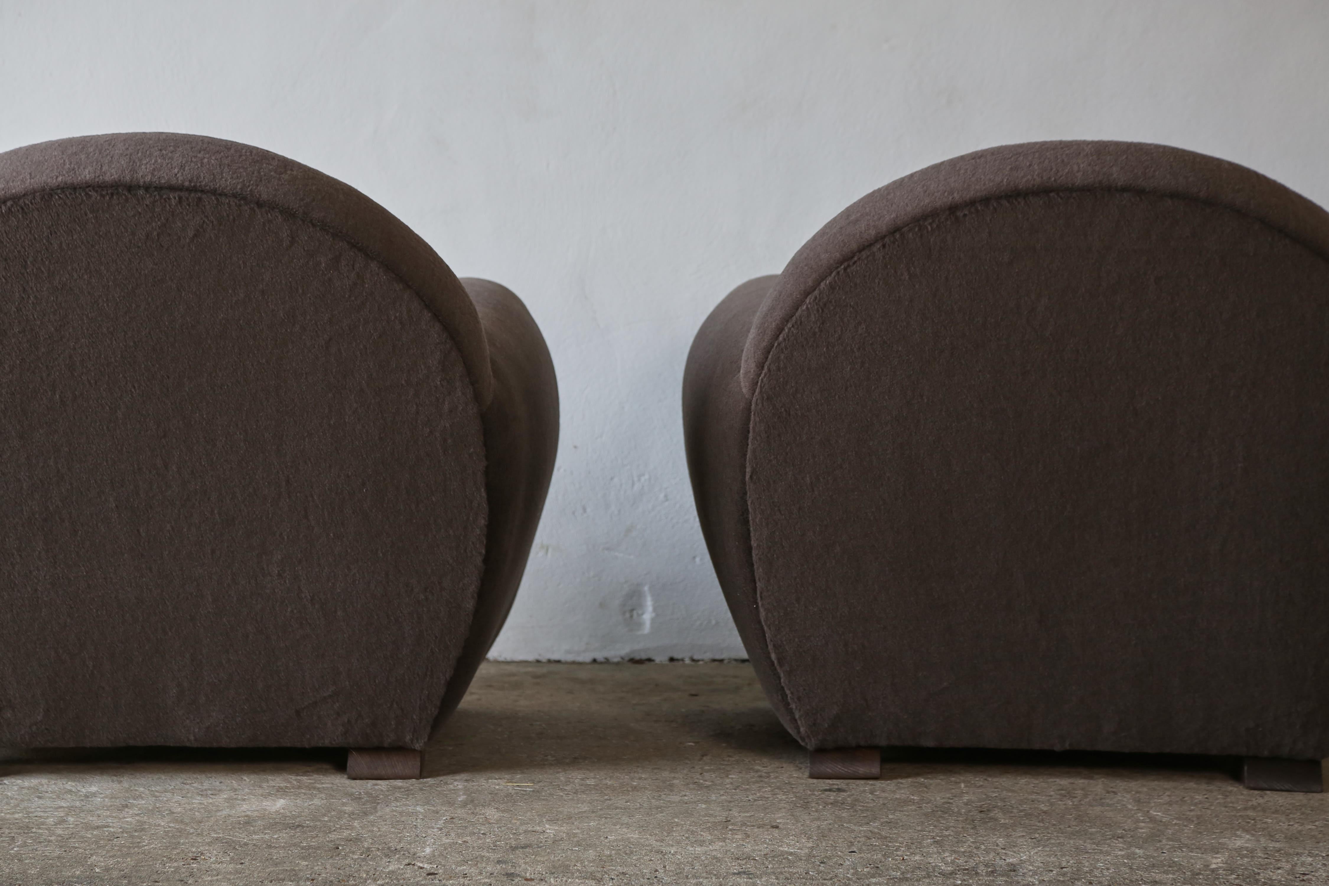 Superb Pair of Round Club Chairs, Upholstered in Pure Alpaca For Sale 2