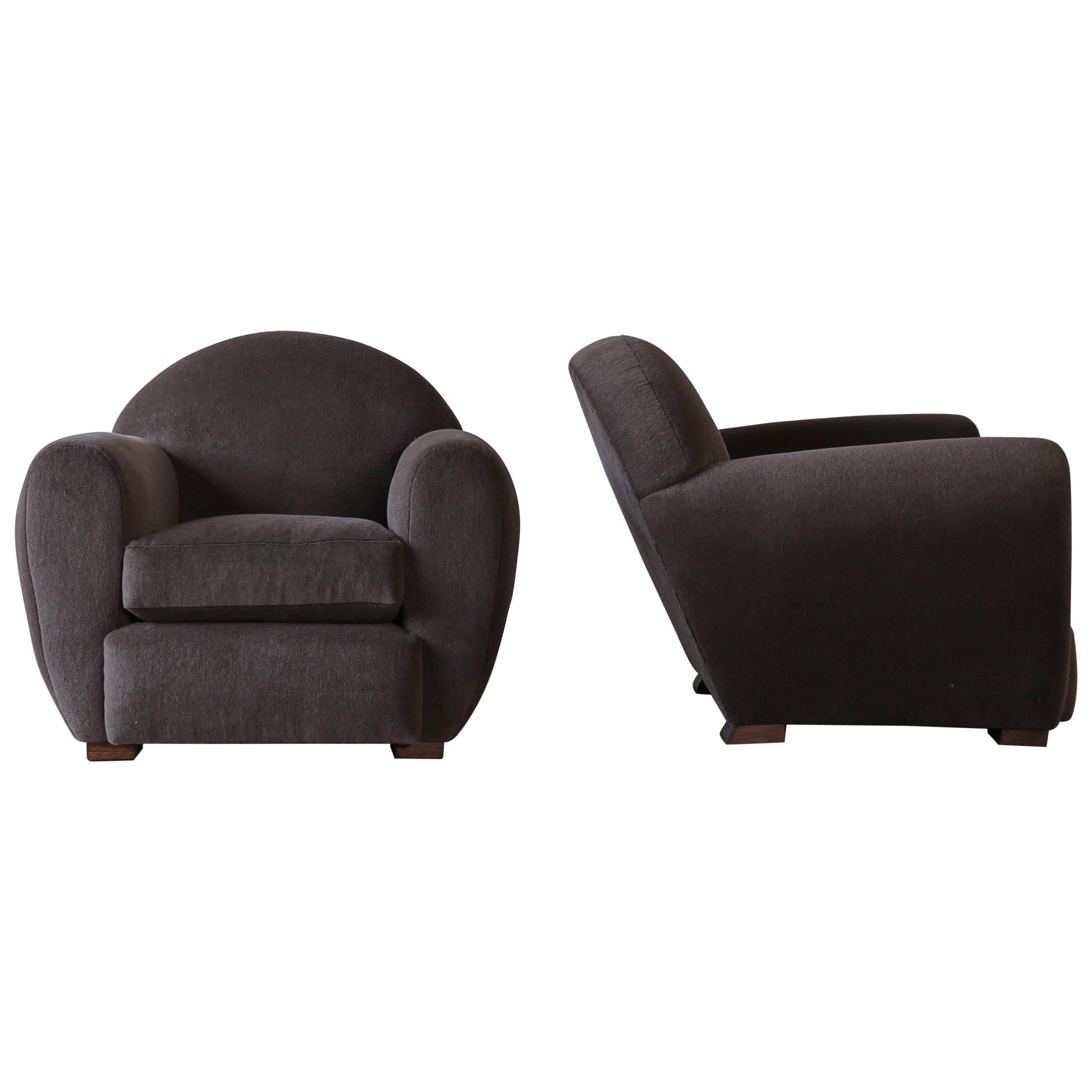 Superb Pair of Round Club Chairs, Upholstered in Pure Alpaca