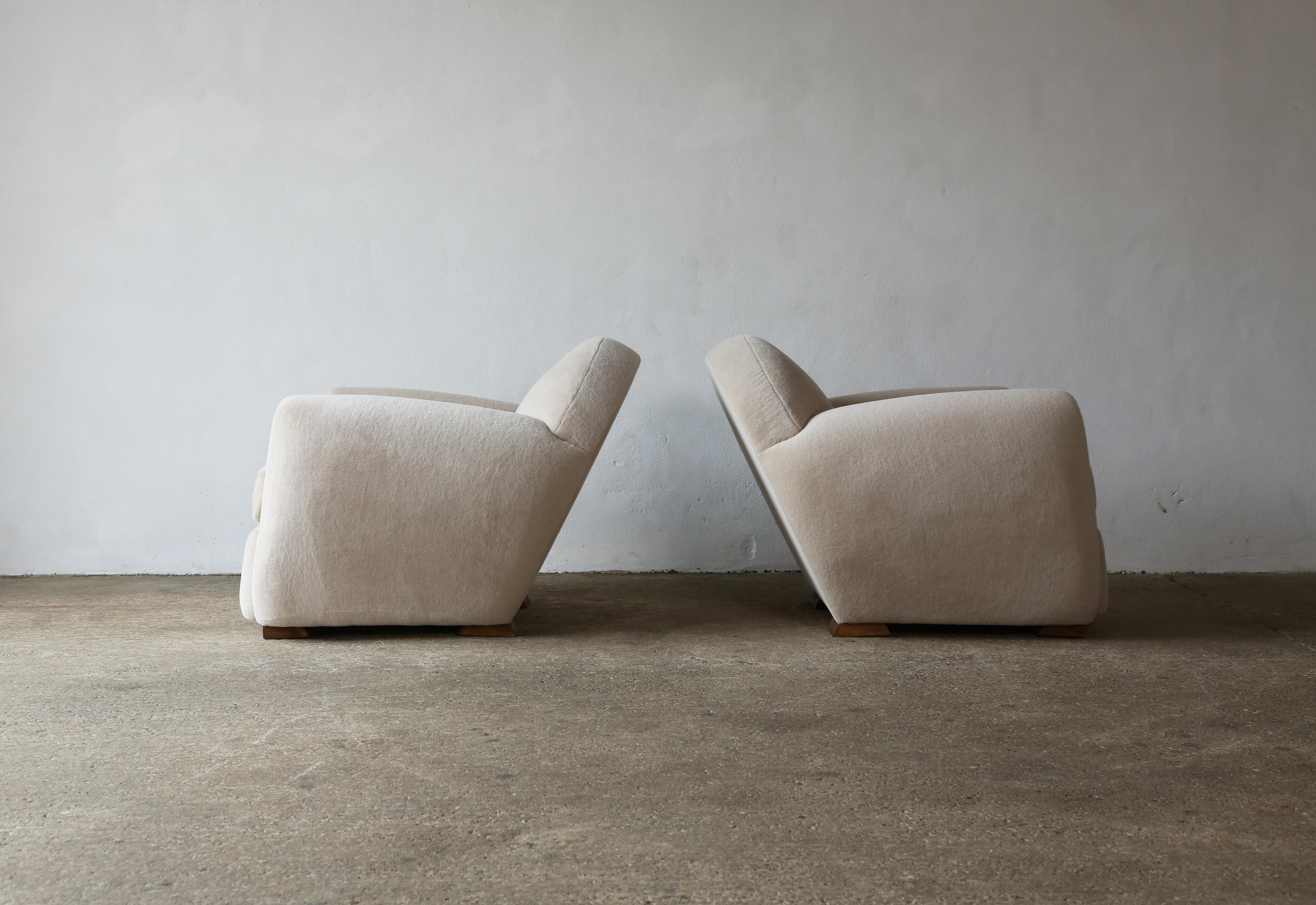 Superbe paire de fauteuils club ronds inclinables, tapissés en alpaga pure en vente 3