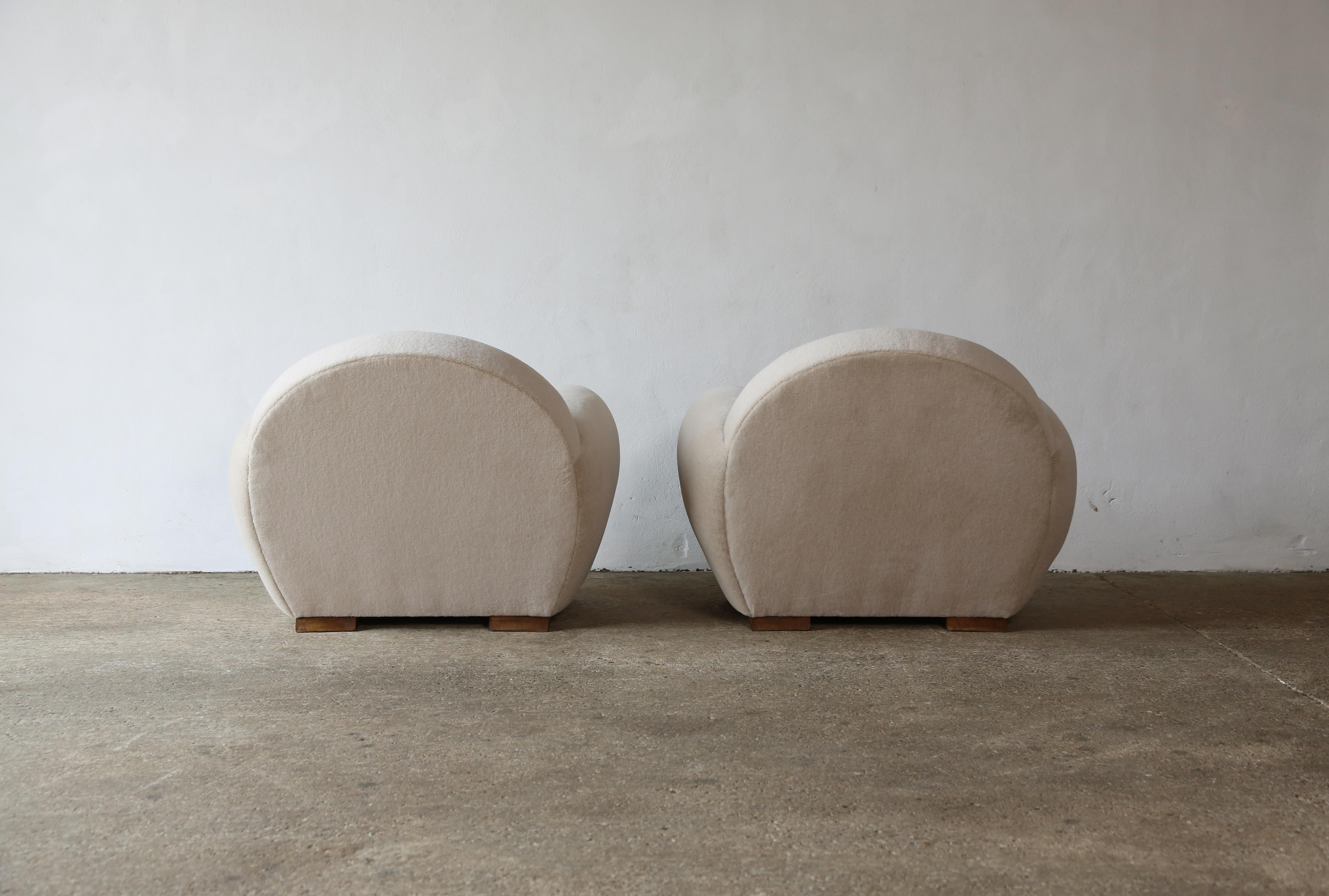 Superbe paire de fauteuils club ronds inclinables, tapissés en alpaga pure en vente 6