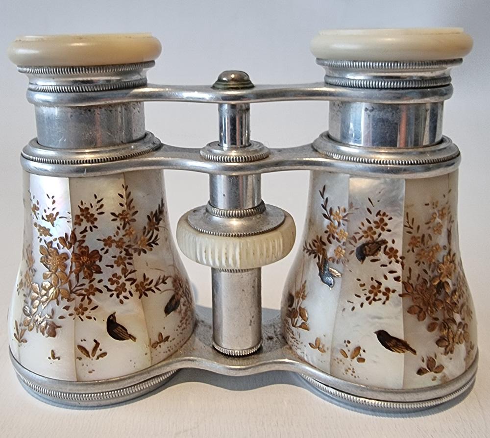 A superb pair of late 19th century Shibayama opera glasses in mother of pearl. Wonderfully decorated with exotic pheasants, peony and bamboo. The Shibayama technique was named after Shibayama Dosho, who introduced it in Japan in the 18th century. It