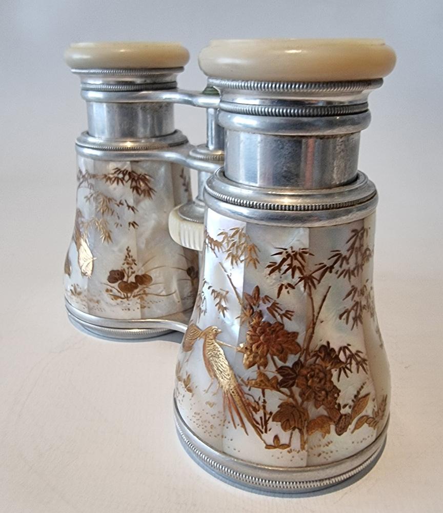 Superb pair of Shibayama mother of Pearl Opera Glasses In Good Condition In London, GB