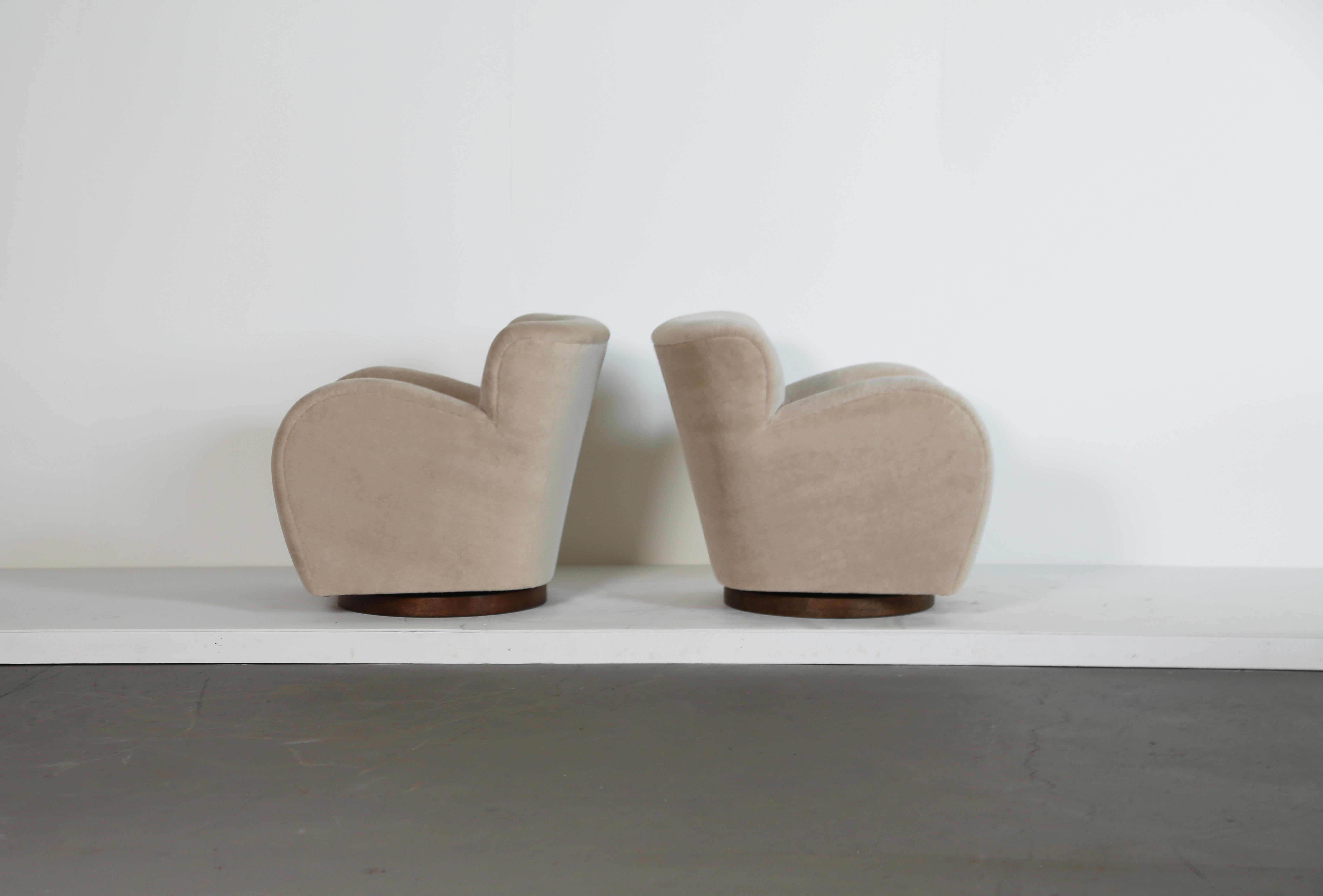 British Superb Pair of Swivel Lounge Chairs, Upholstered in COM For Sale
