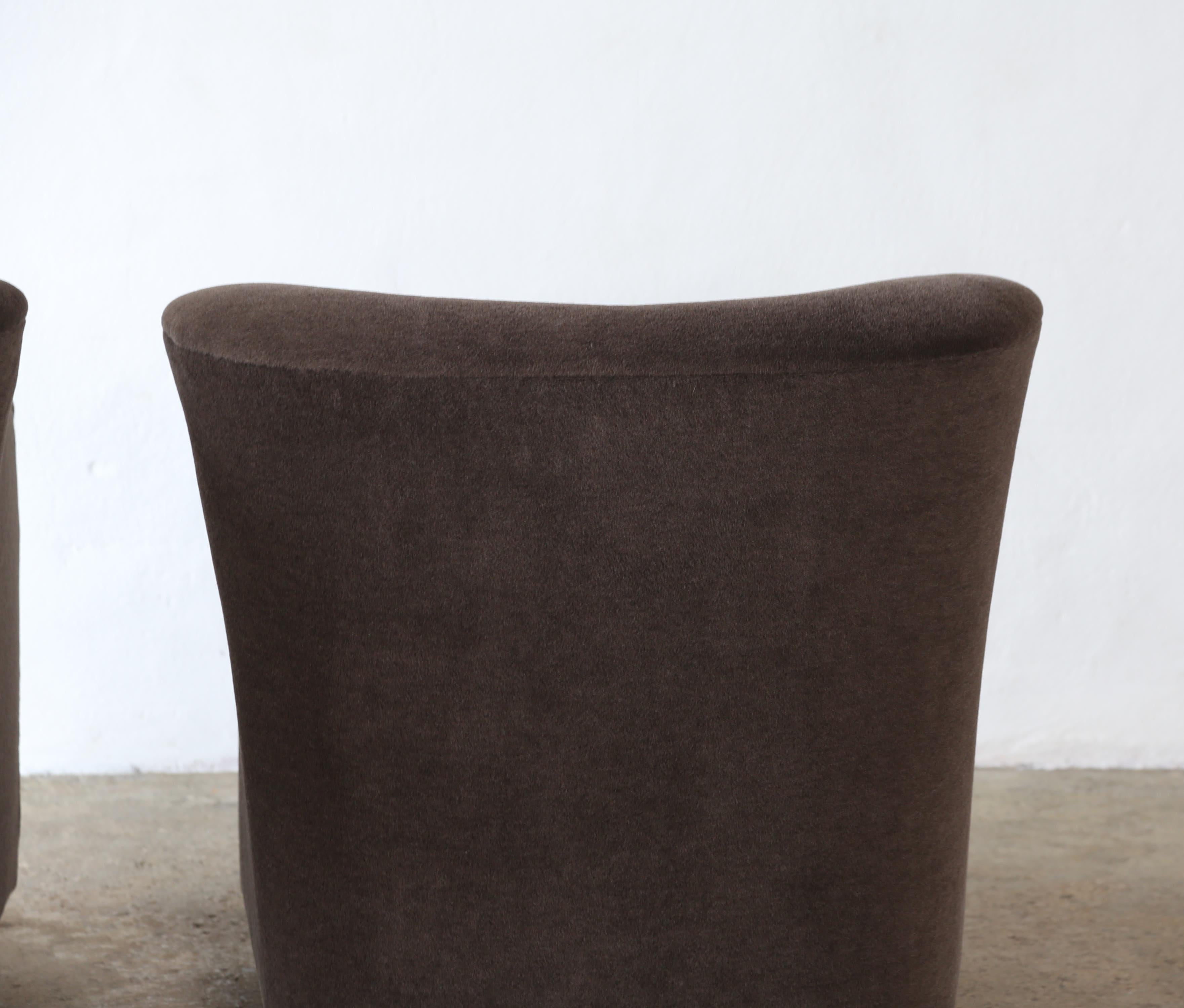 Superb Pair of Swivel Lounge Chairs, Upholstered in Pure Alpaca For Sale 6