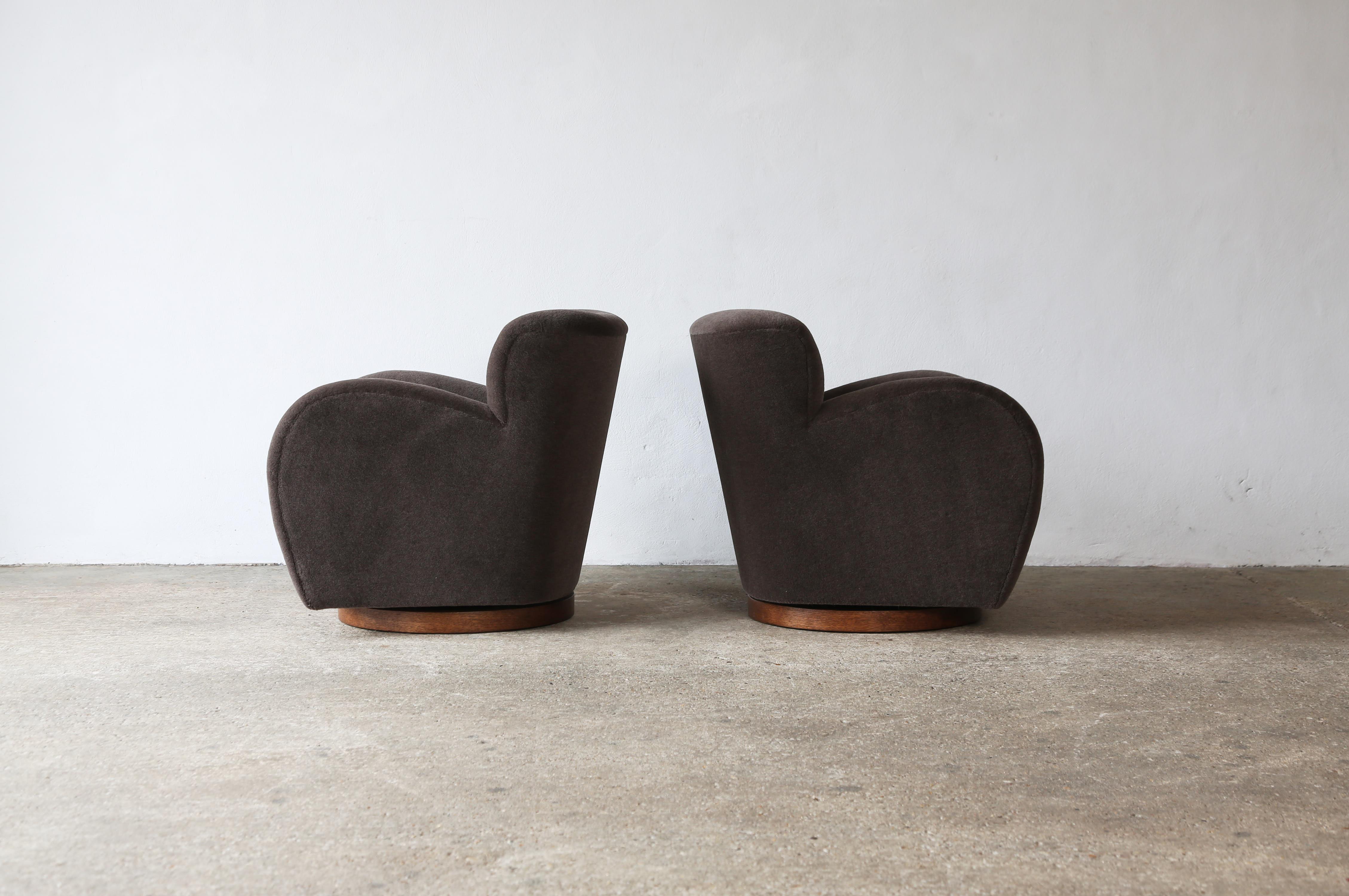 Superb Pair of Swivel Lounge Chairs, Upholstered in Pure Alpaca For Sale 3