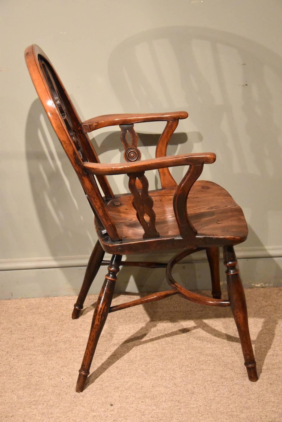 Superb Pair of Yew Wood, 'Draught Back' Windsor Armchairs In Good Condition In Wiltshire, GB