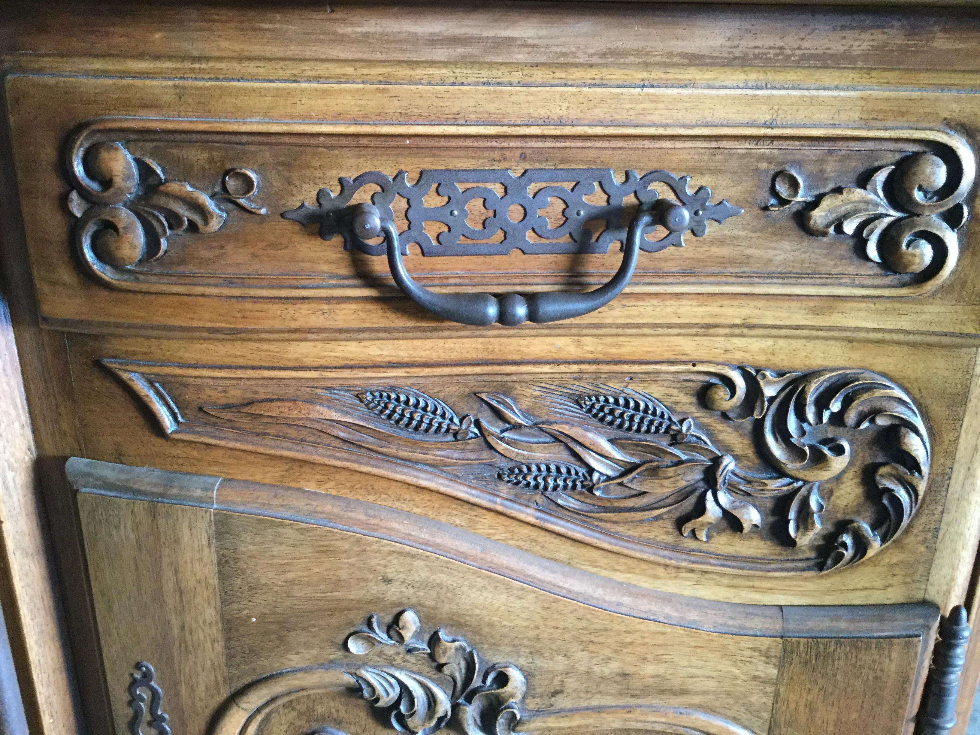 French Superb Provencal Walnut Buffet Sideboard with Magnificent Carvings