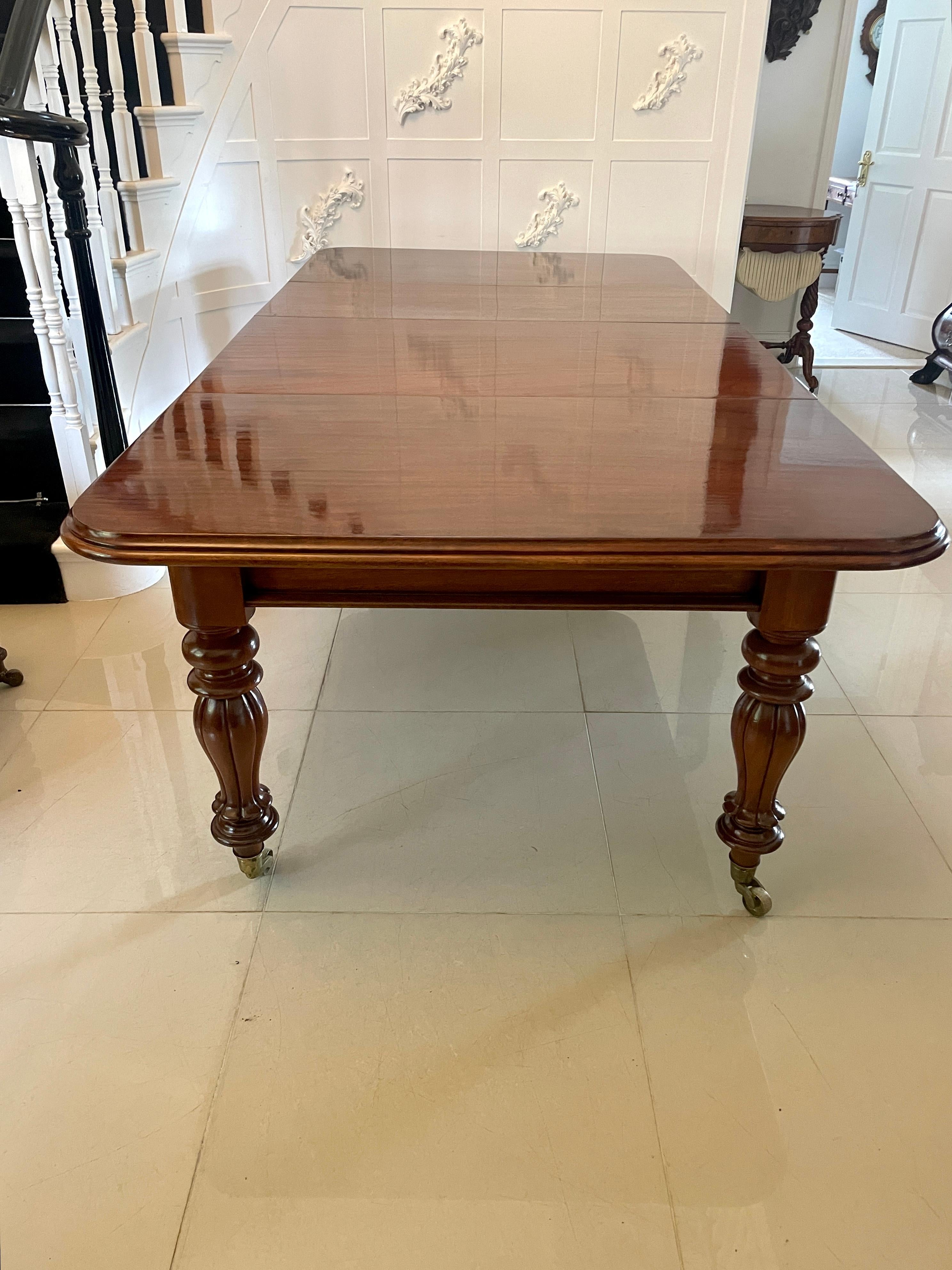 Superb Quality 10 Seater Antique Figured Mahogany Extending Dining Table 9