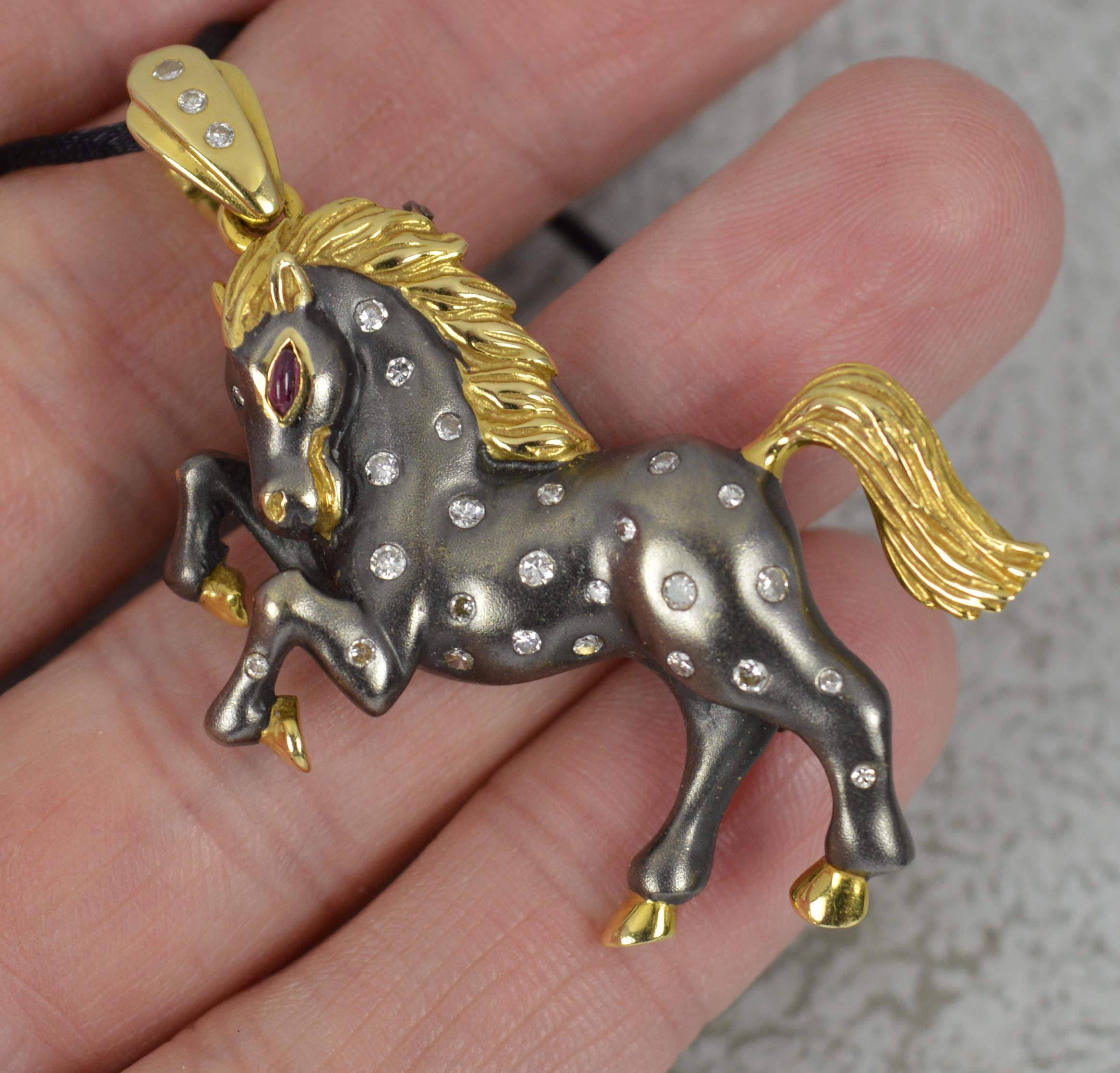 matt's horse necklace