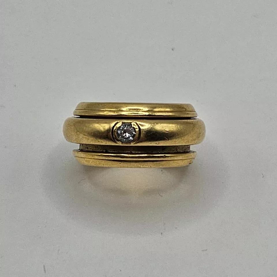Superb Quality 18k Yellow Gold Piaget Diamond Possession Ring in 18ct Gold For Sale 3