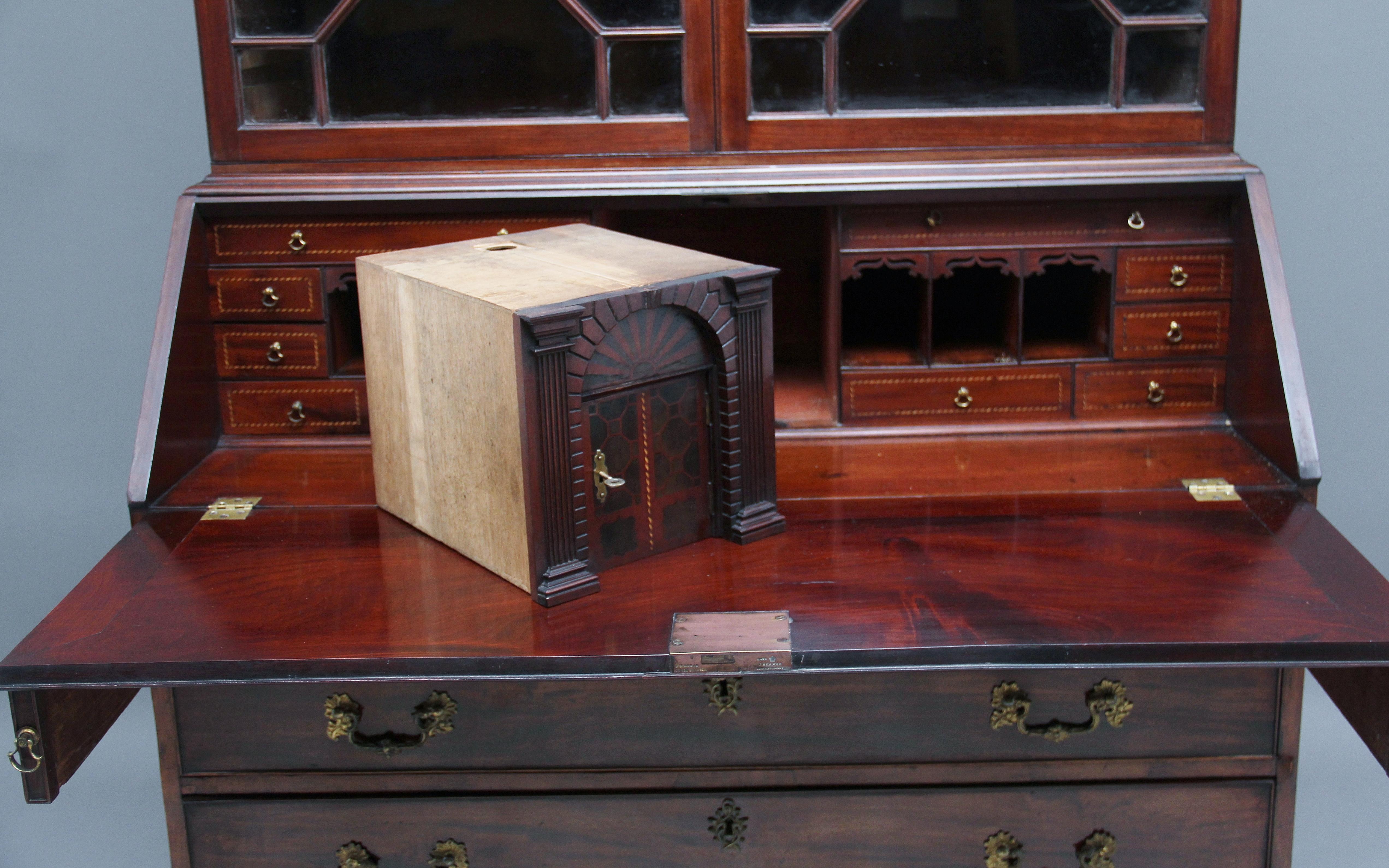 Superb Quality 18th Century Mahogany Bureau Bookcase 3