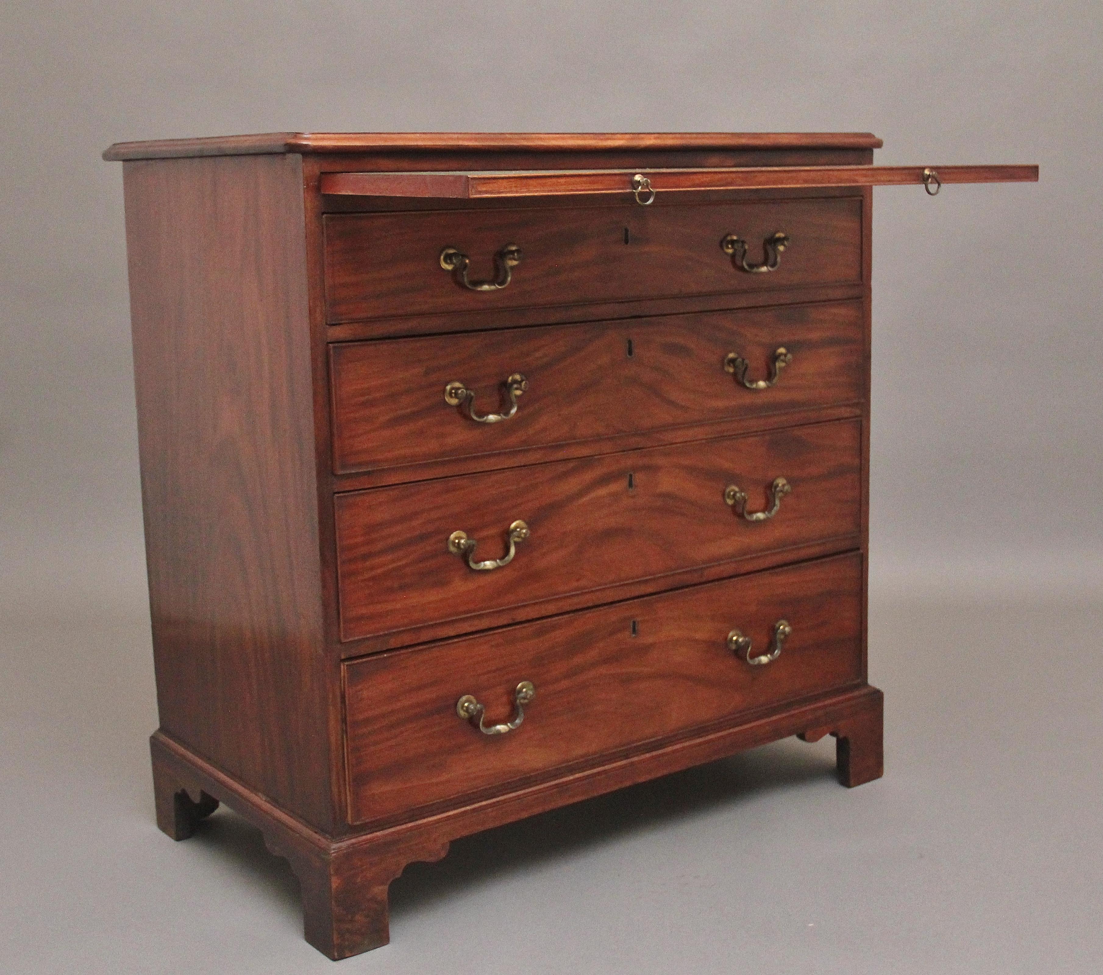 British Superb quality 18th Century mahogany chest of drawers