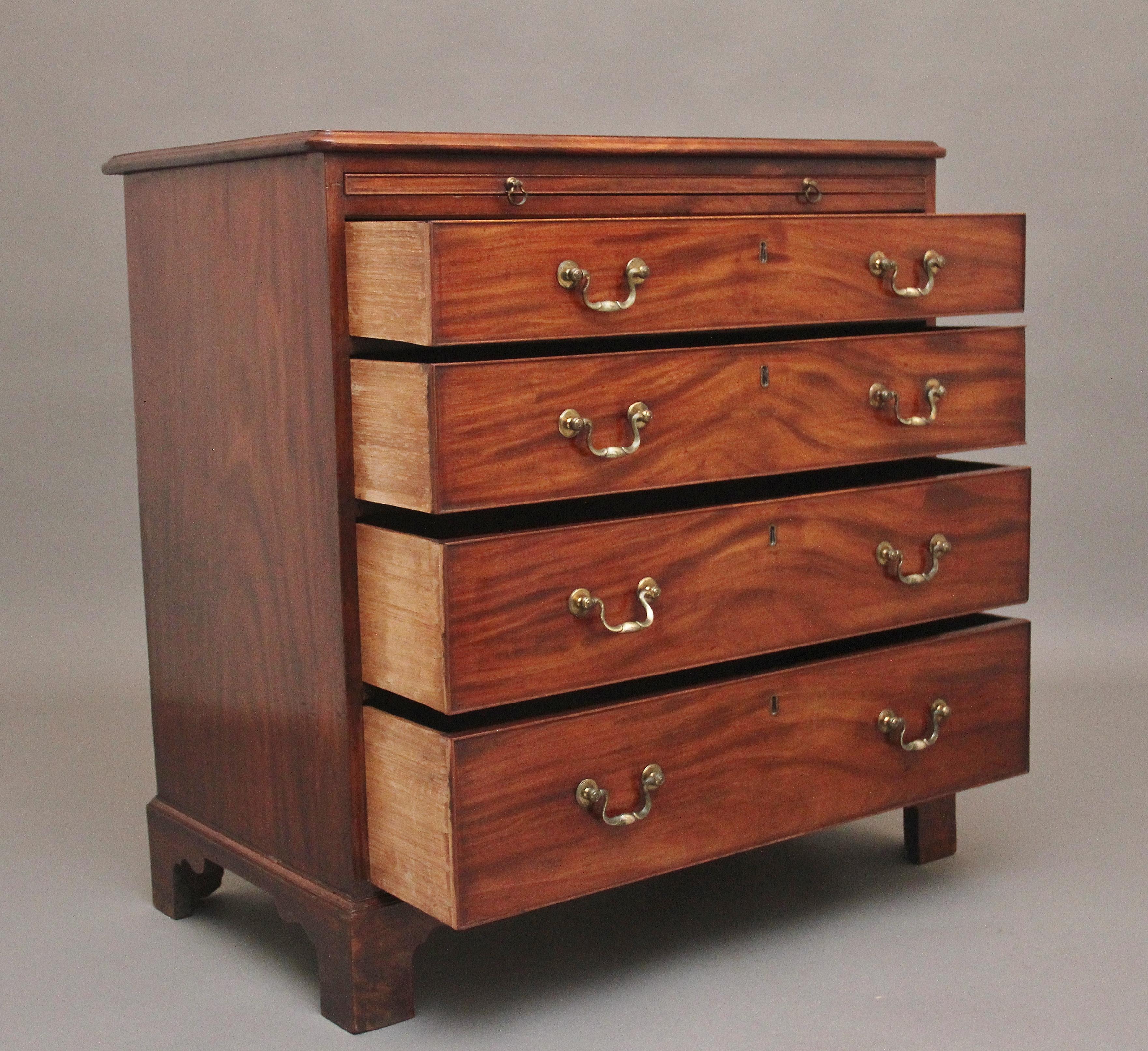 Late 18th Century Superb quality 18th Century mahogany chest of drawers