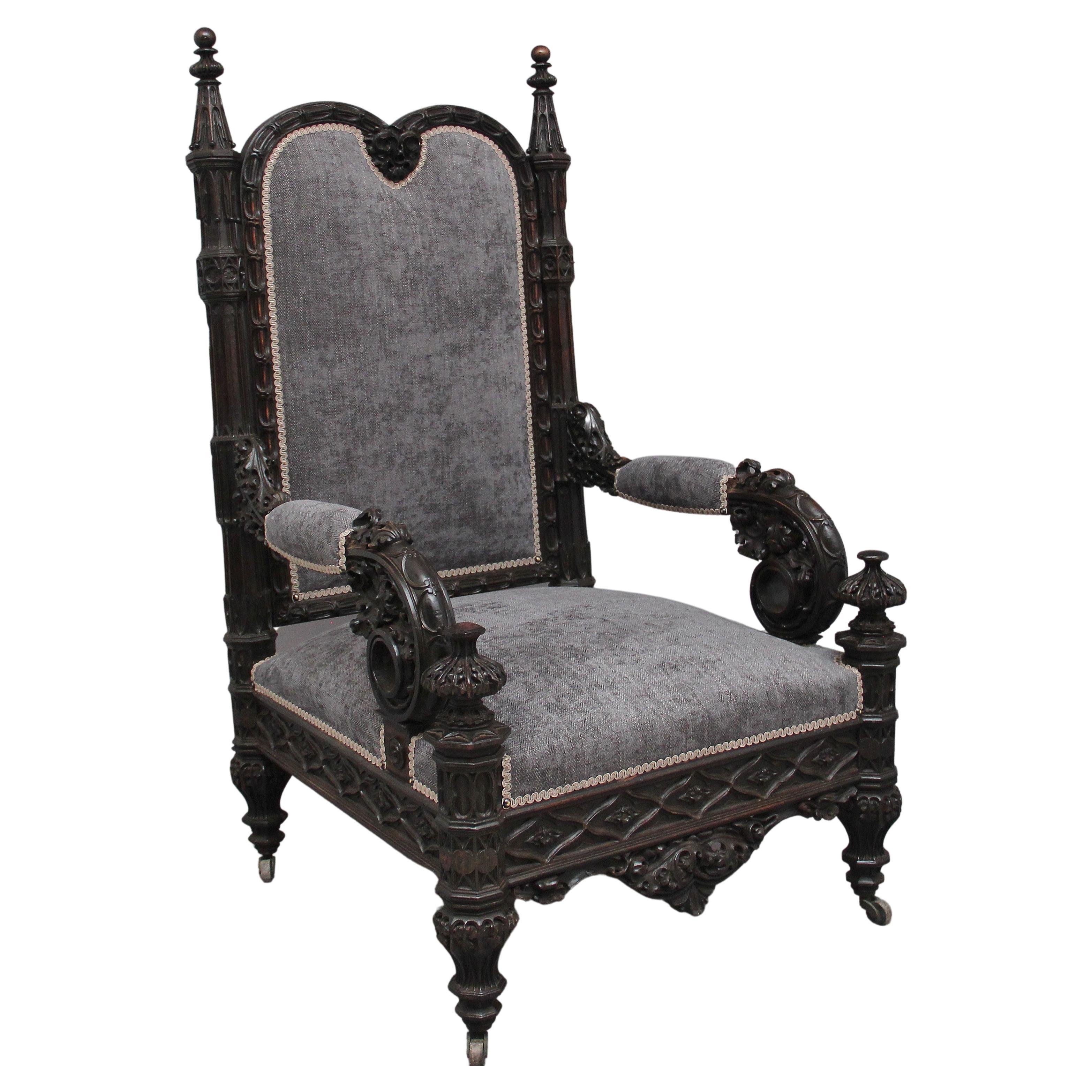 Superbe fauteuil de style gothique sculpté du 19ème siècle de qualité supérieure