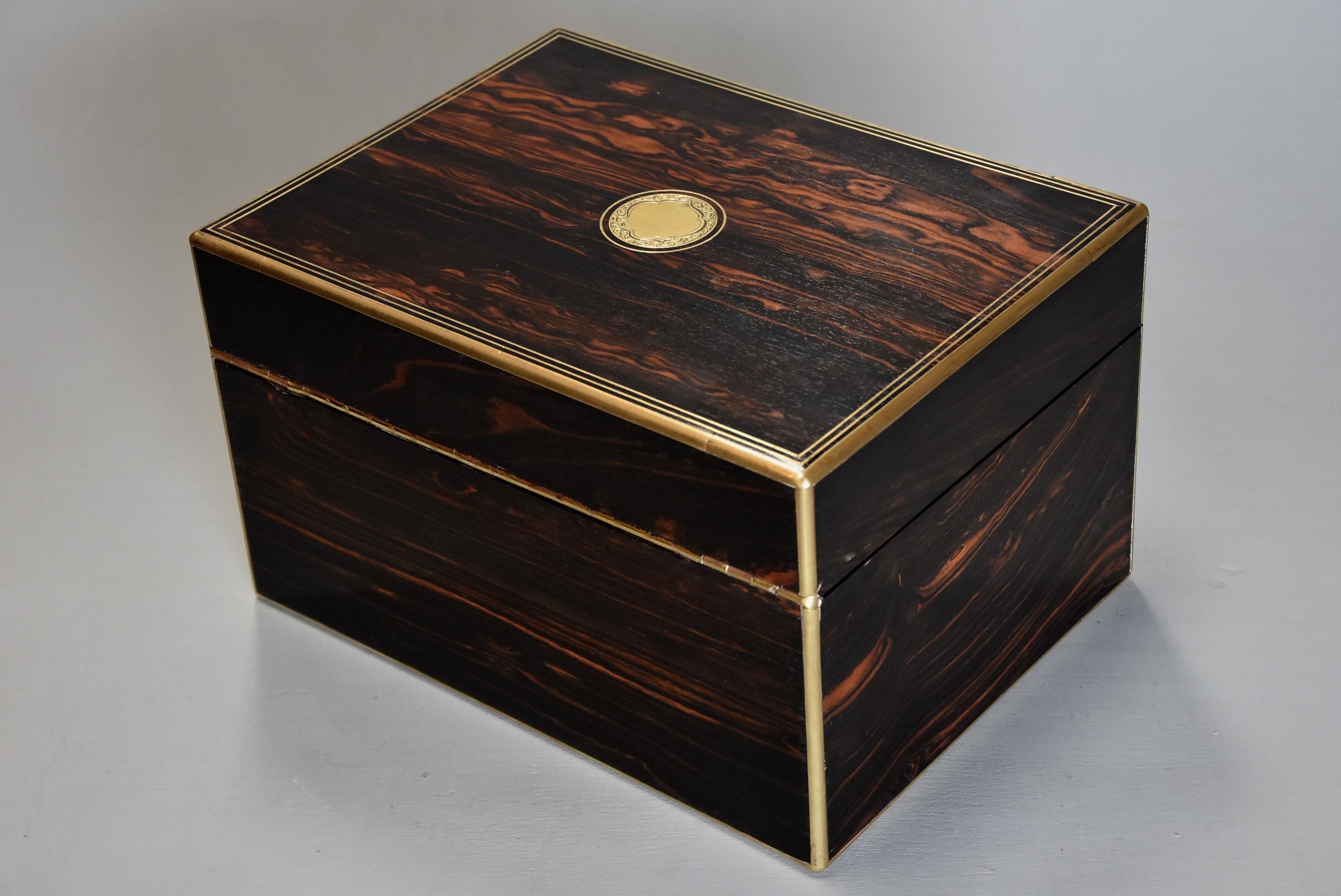 Superb Quality 19th Century Coromandel and Brass Bound Travelling Vanity Box 5