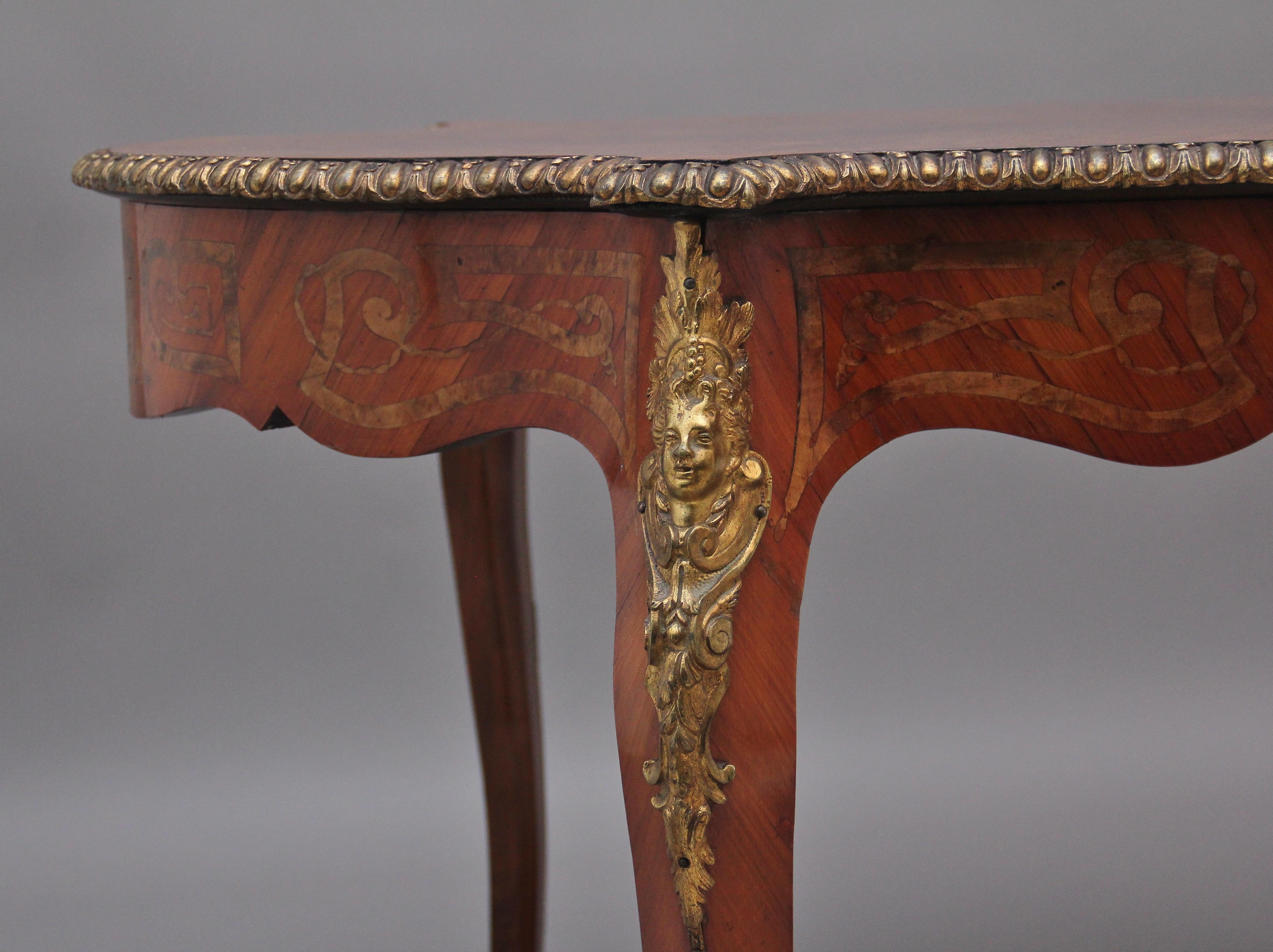 Superb Quality 19th Century Walnut and Inlaid Centre Table For Sale 4