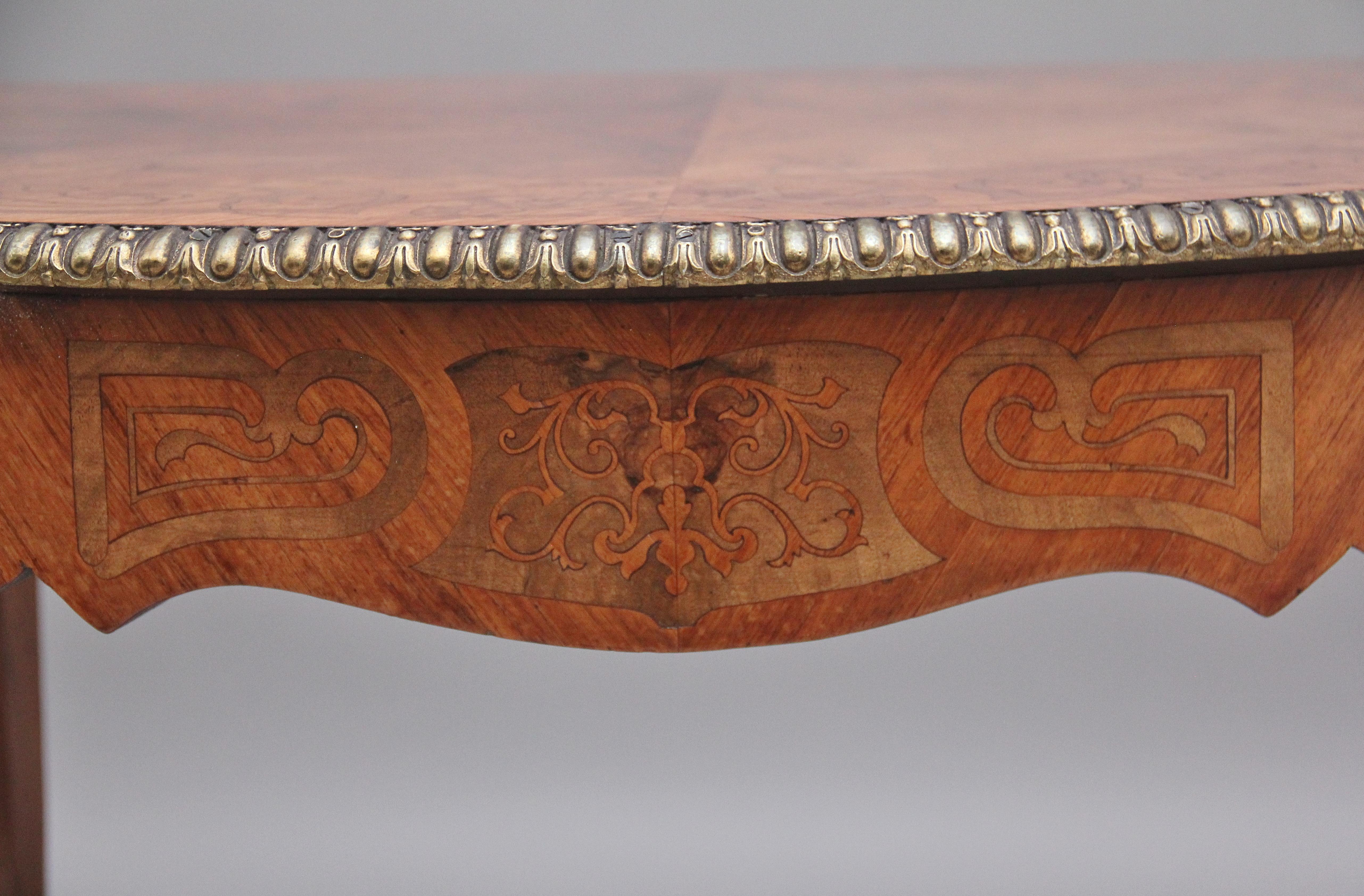 Superb Quality 19th Century Walnut and Inlaid Centre Table For Sale 5