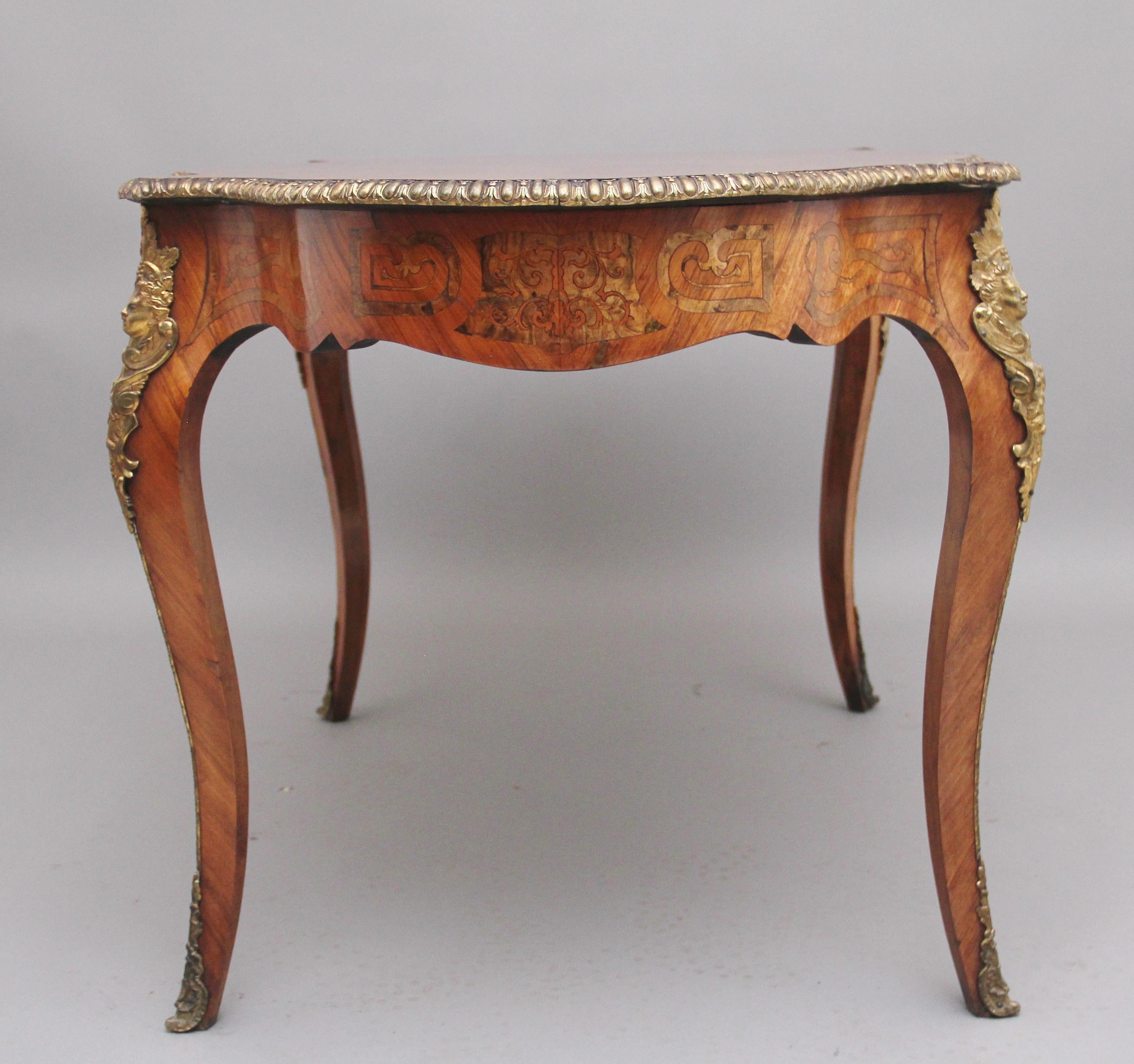 Mid-19th Century Superb Quality 19th Century Walnut and Inlaid Centre Table For Sale